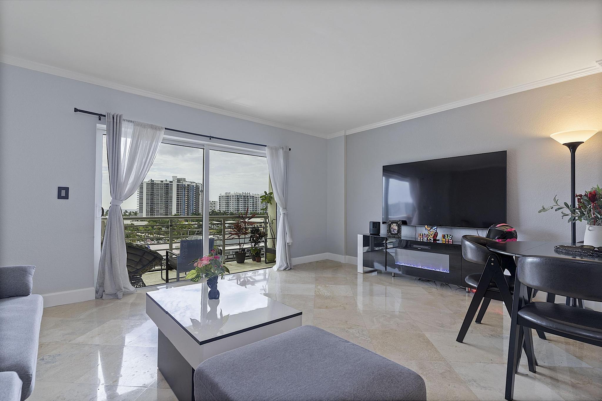 LAUDERDALE TOWER CONDO - Residential