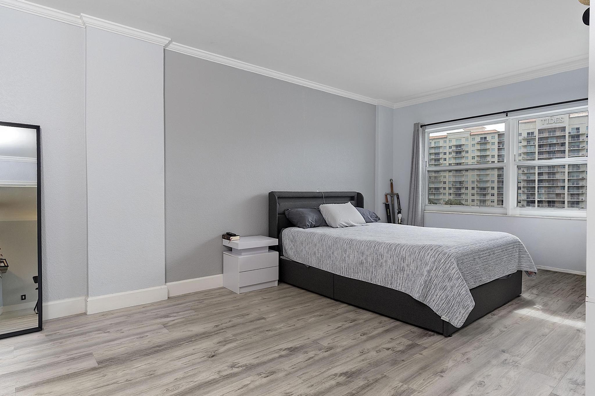 LAUDERDALE TOWER CONDO - Residential