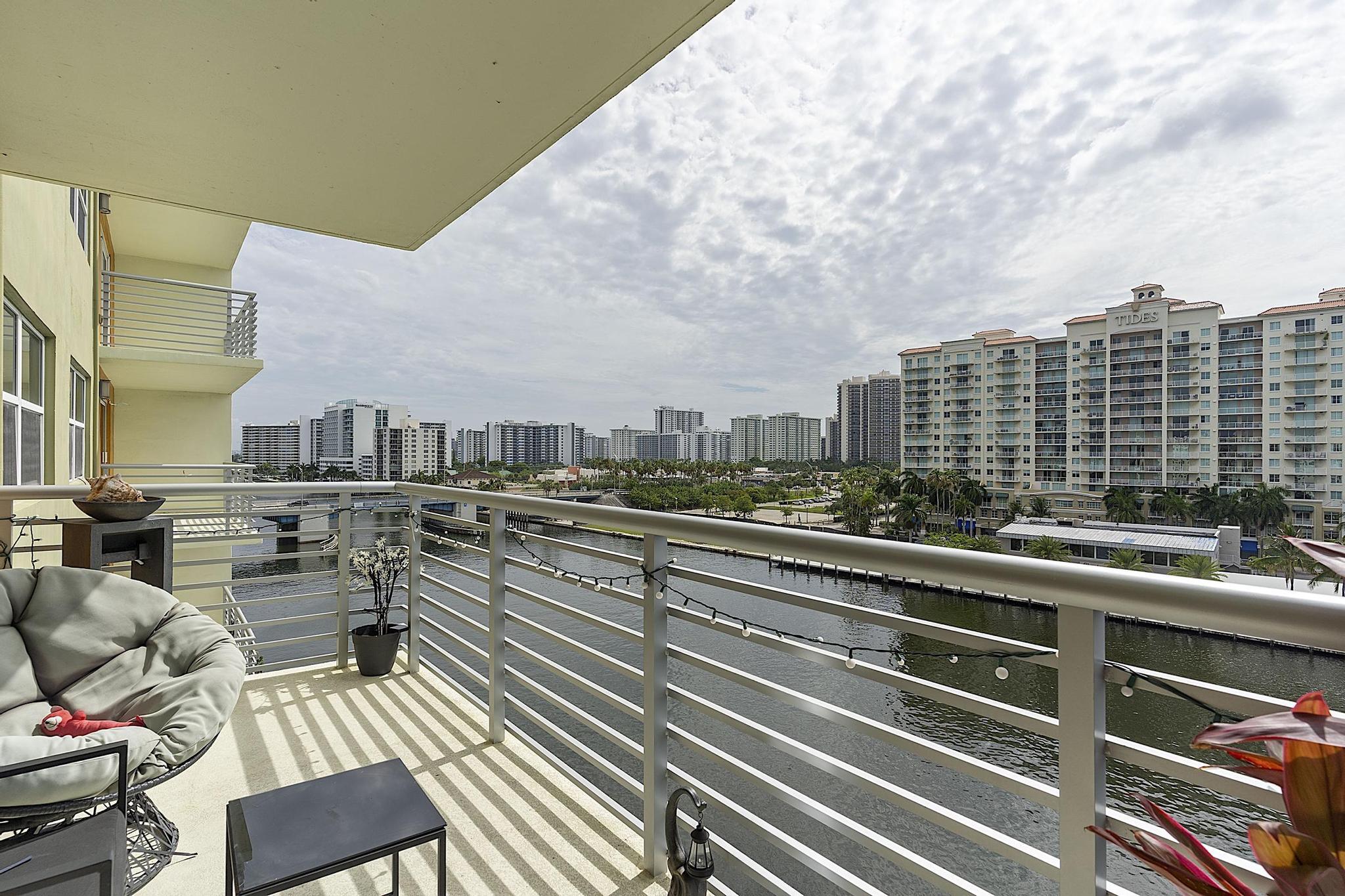 LAUDERDALE TOWER CONDO - Residential