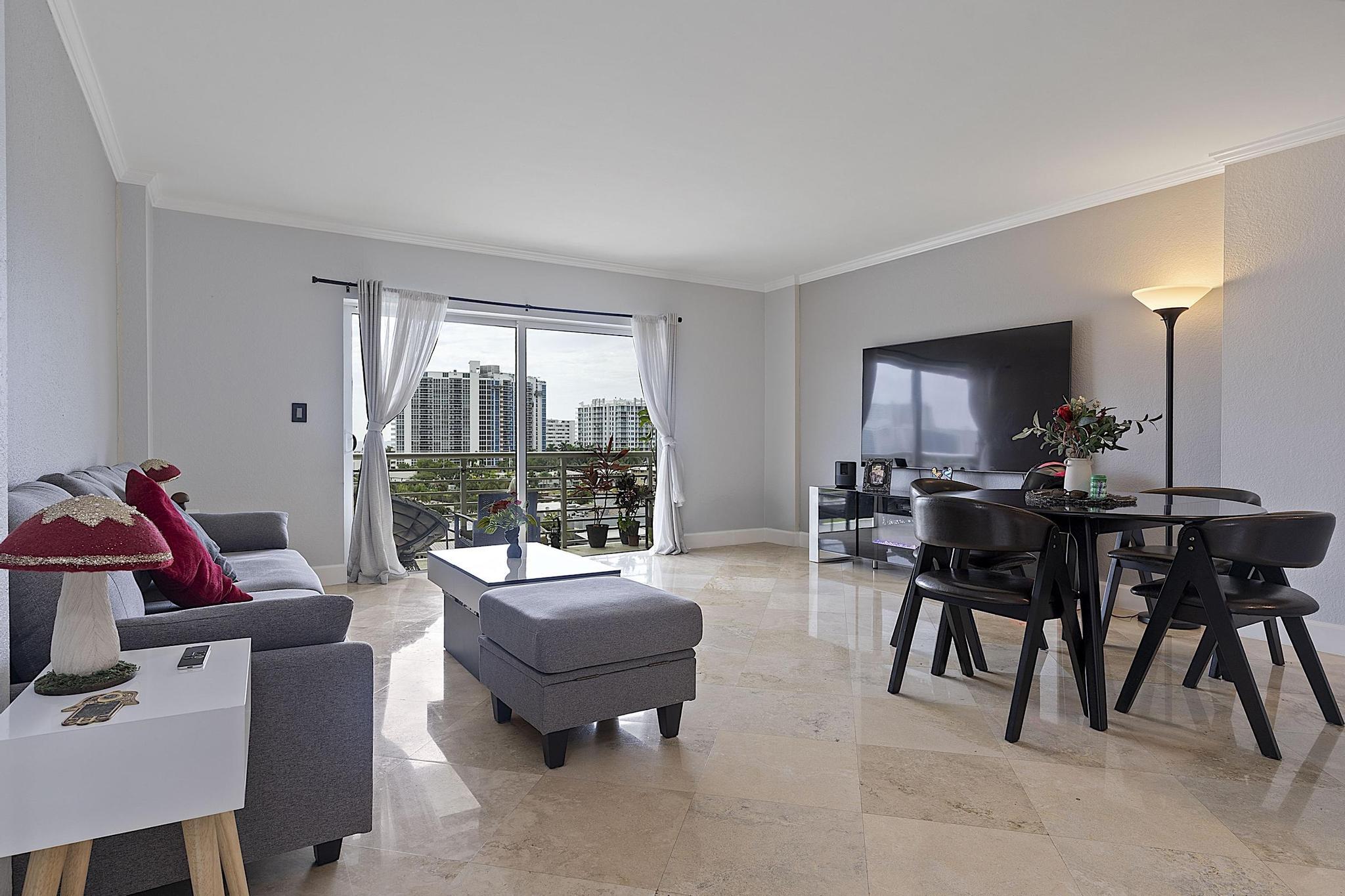 LAUDERDALE TOWER CONDO - Residential