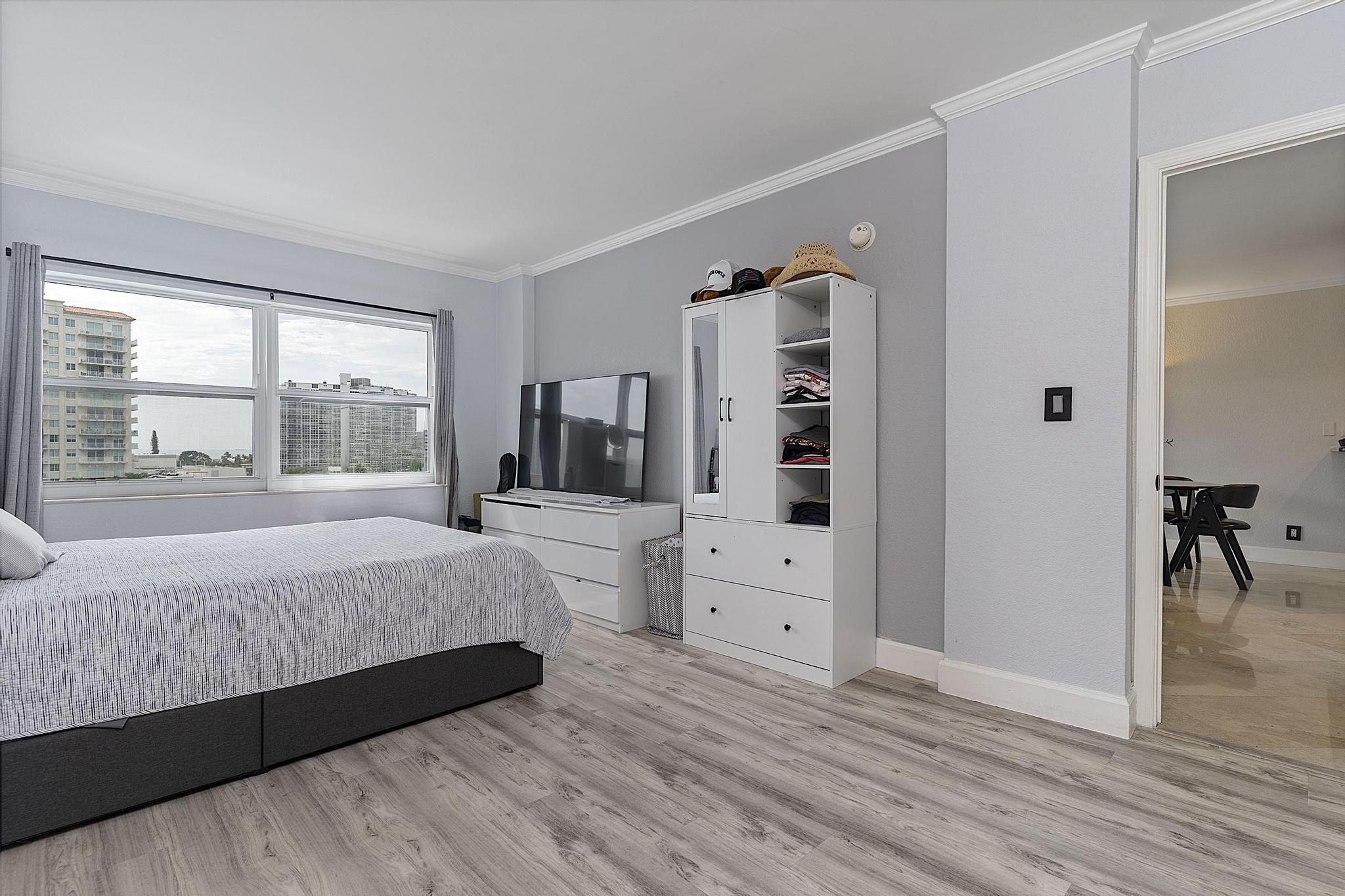 LAUDERDALE TOWER CONDO - Residential