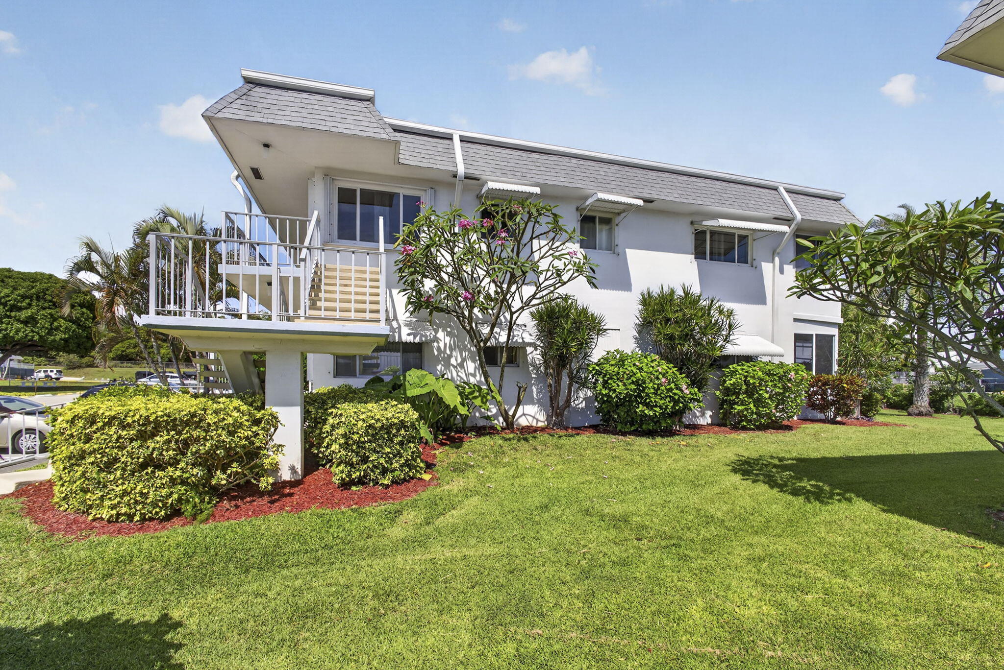 MURRY HILLS APT BLDG CONDO - Residential