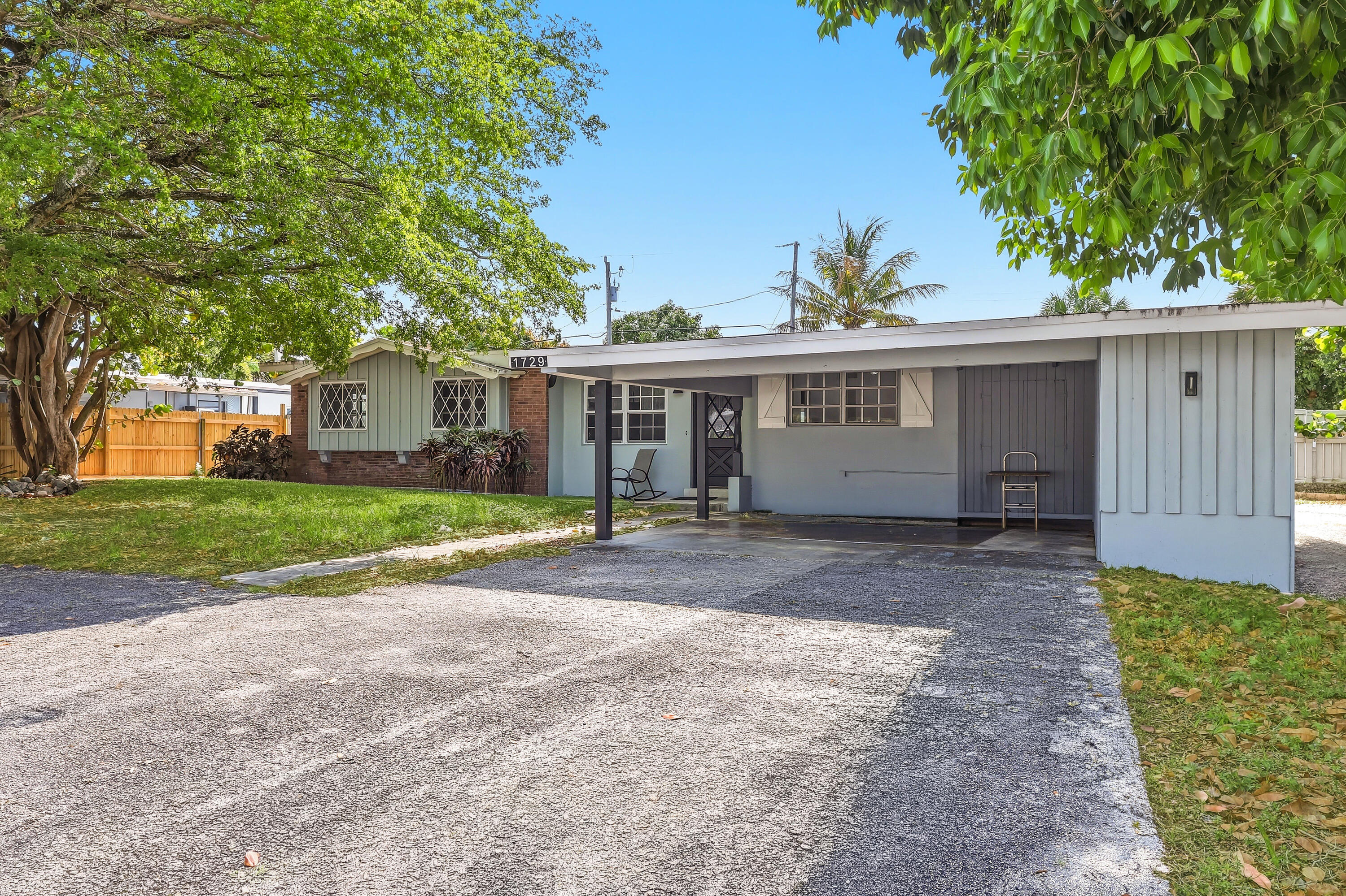 PALM SPRINGS VILLAGE 1 - Residential
