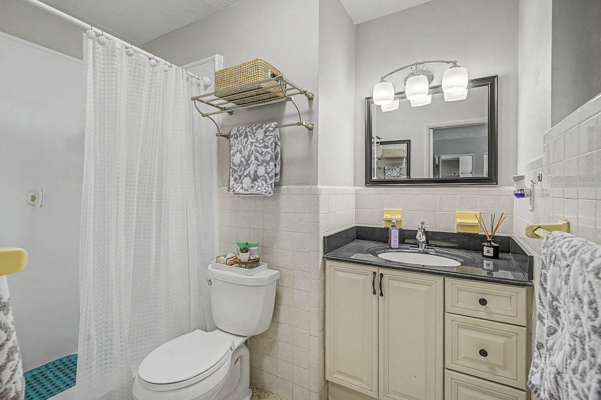 RIVERLANE HOMESITES 1ST ADD - Residential