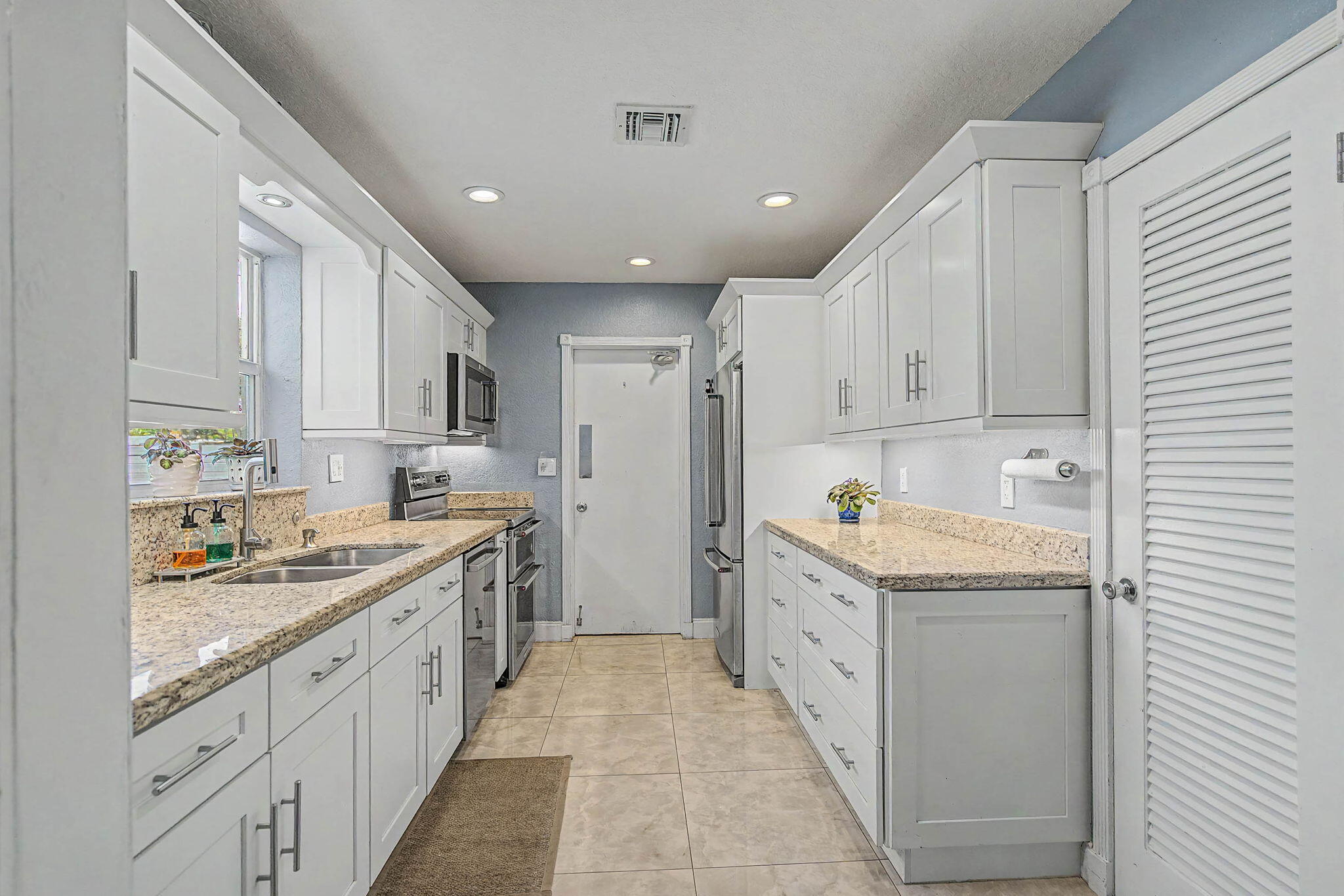 RIVERLANE HOMESITES 1ST ADD - Residential