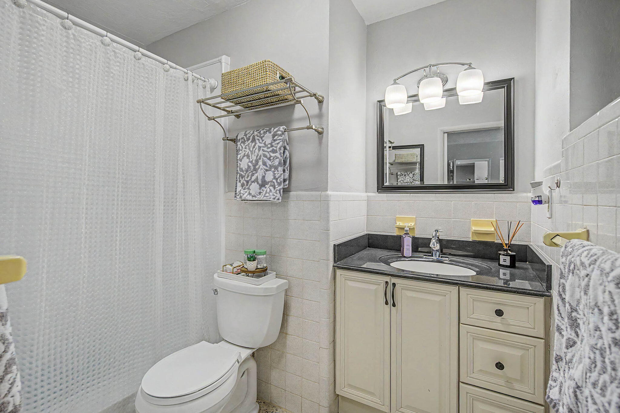 RIVERLANE HOMESITES 1ST ADD - Residential