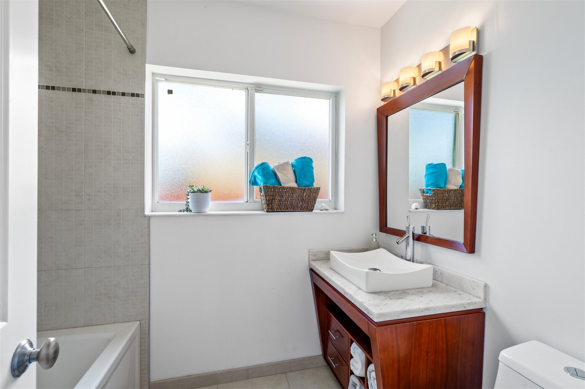 HOLLYWOOD LAKES SECTION - Residential