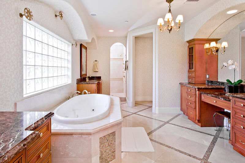 POINSETTIA GARDENS 29-32 - Residential