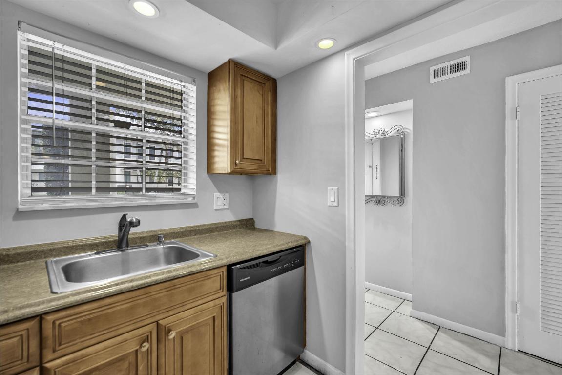 LIGHTHOUSE TERRACE CO-OP - Residential