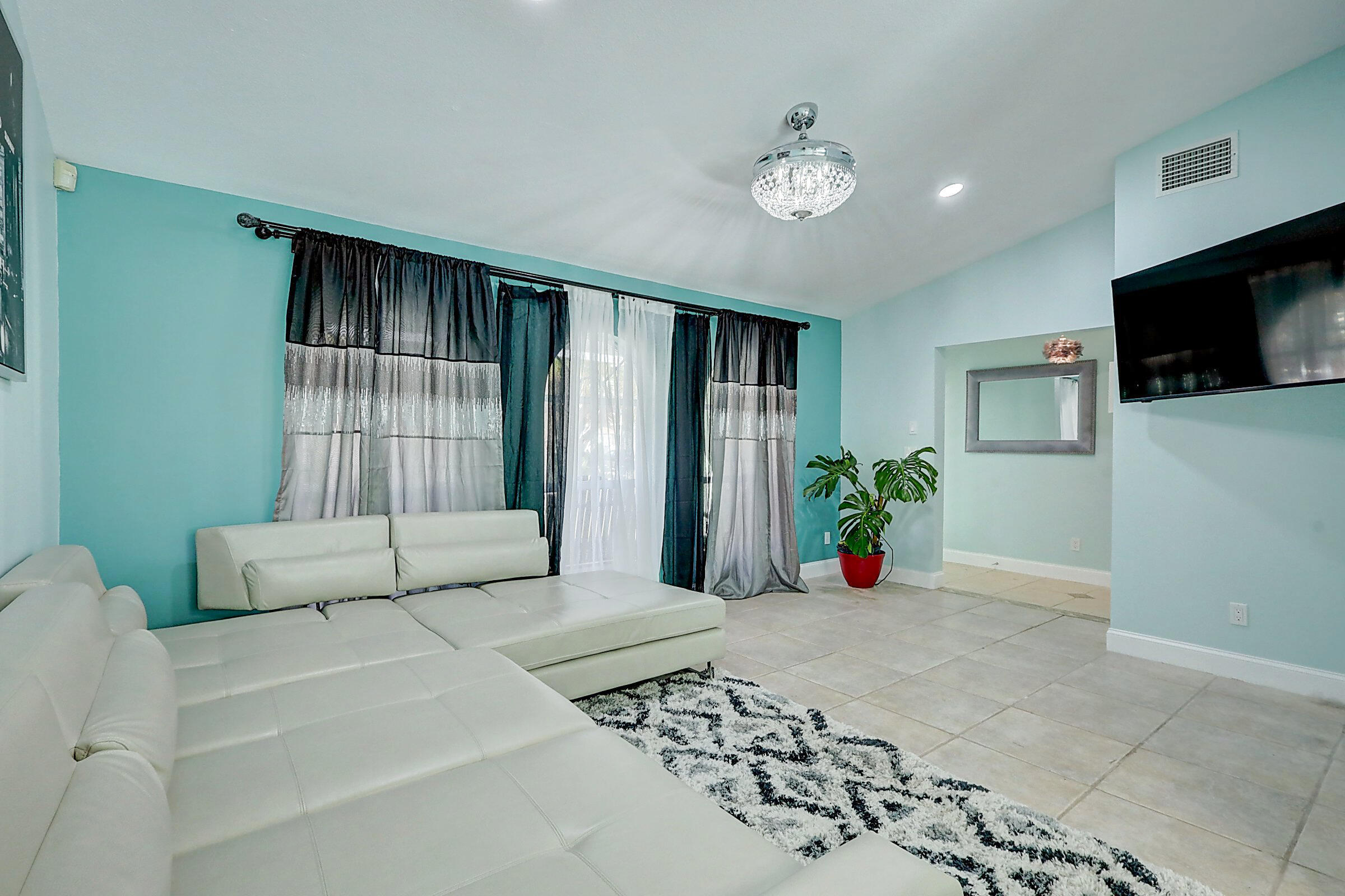 PORT ST LUCIE SECTION 4 - Residential
