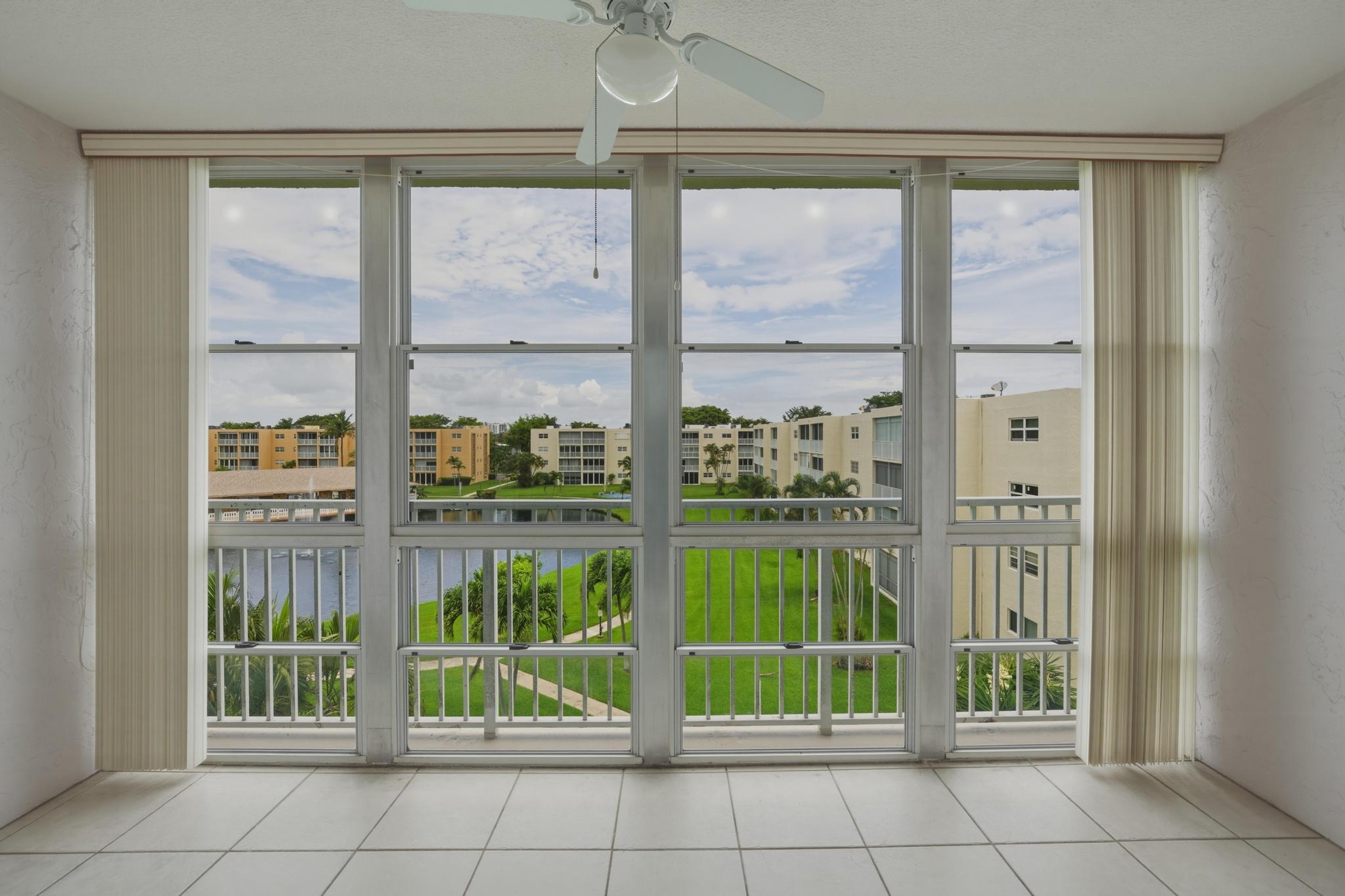 MEADOWBROOK LAKES CONDO - Residential
