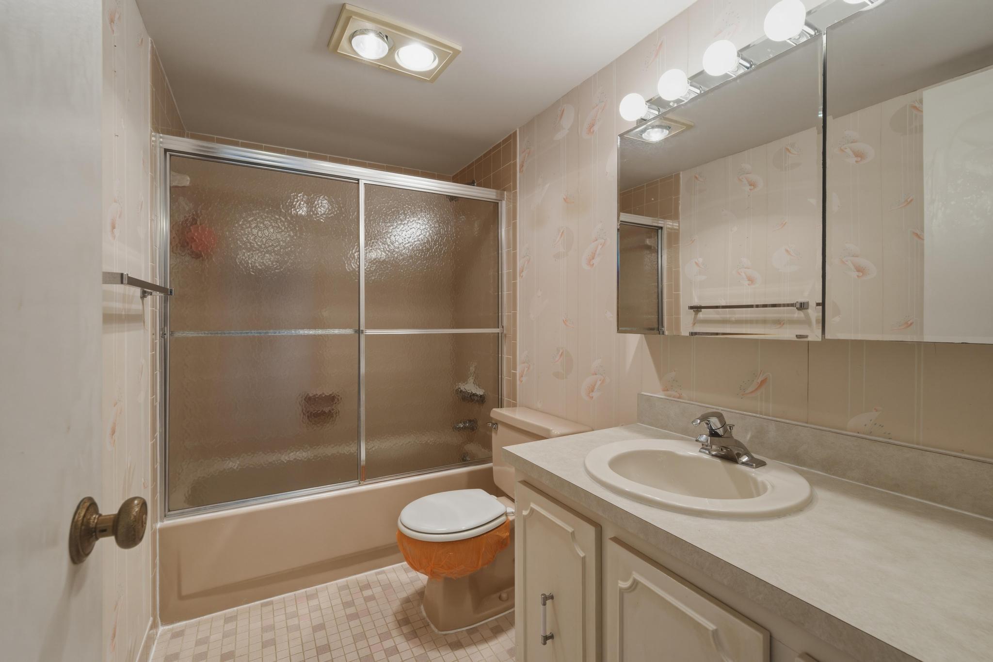 MEADOWBROOK LAKES CONDO - Residential