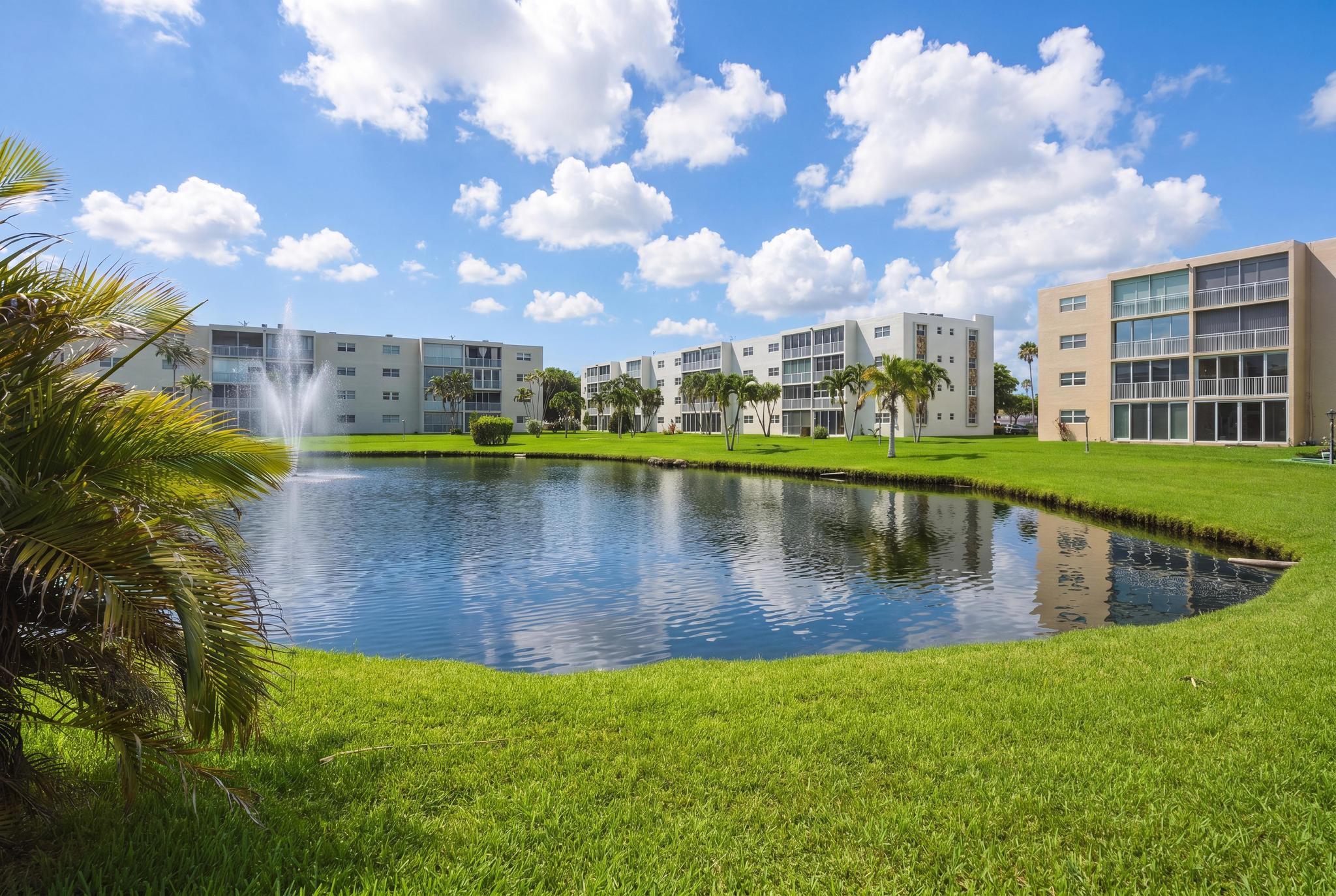 MEADOWBROOK LAKES CONDO - Residential