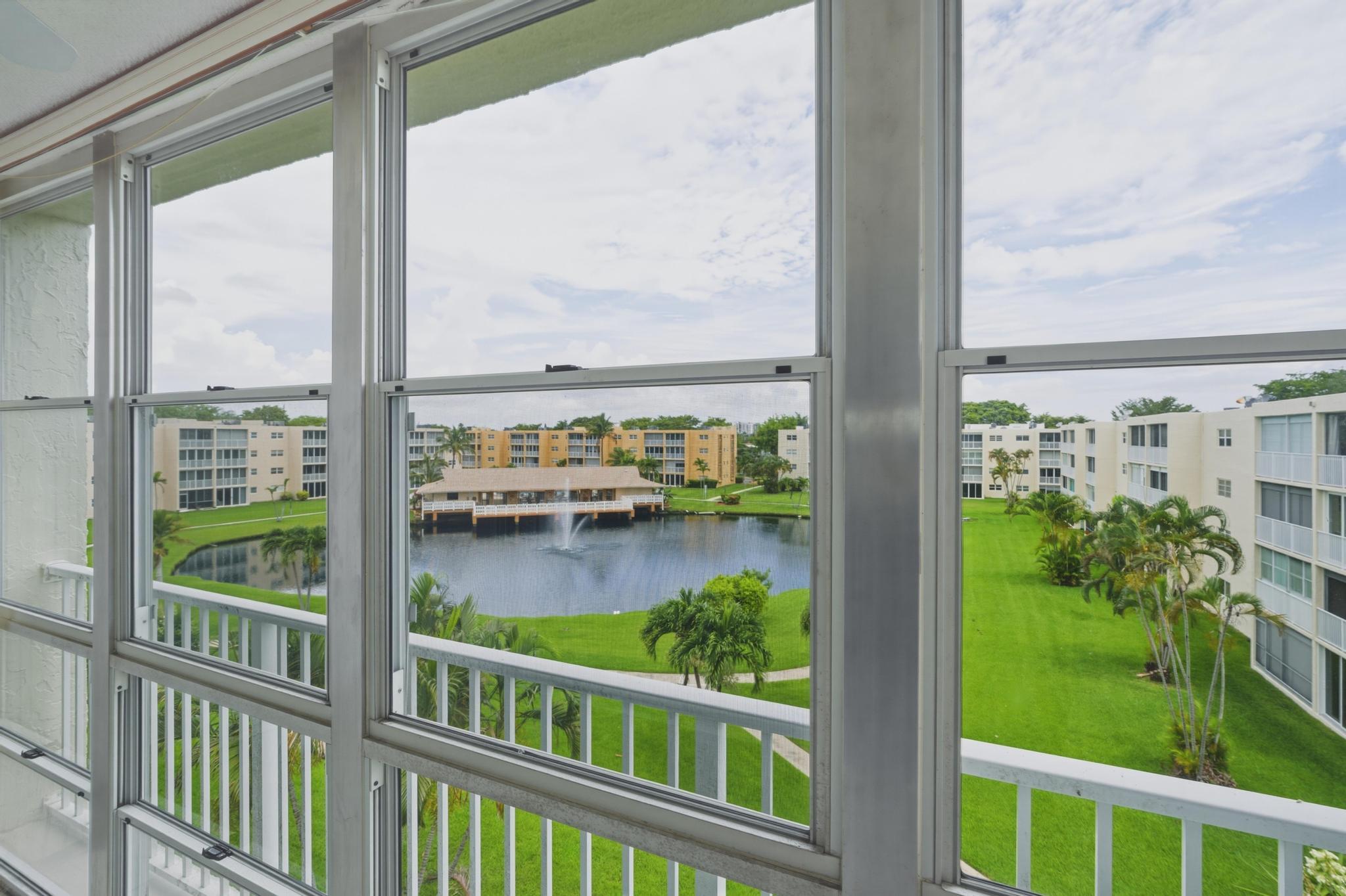 MEADOWBROOK LAKES CONDO - Residential