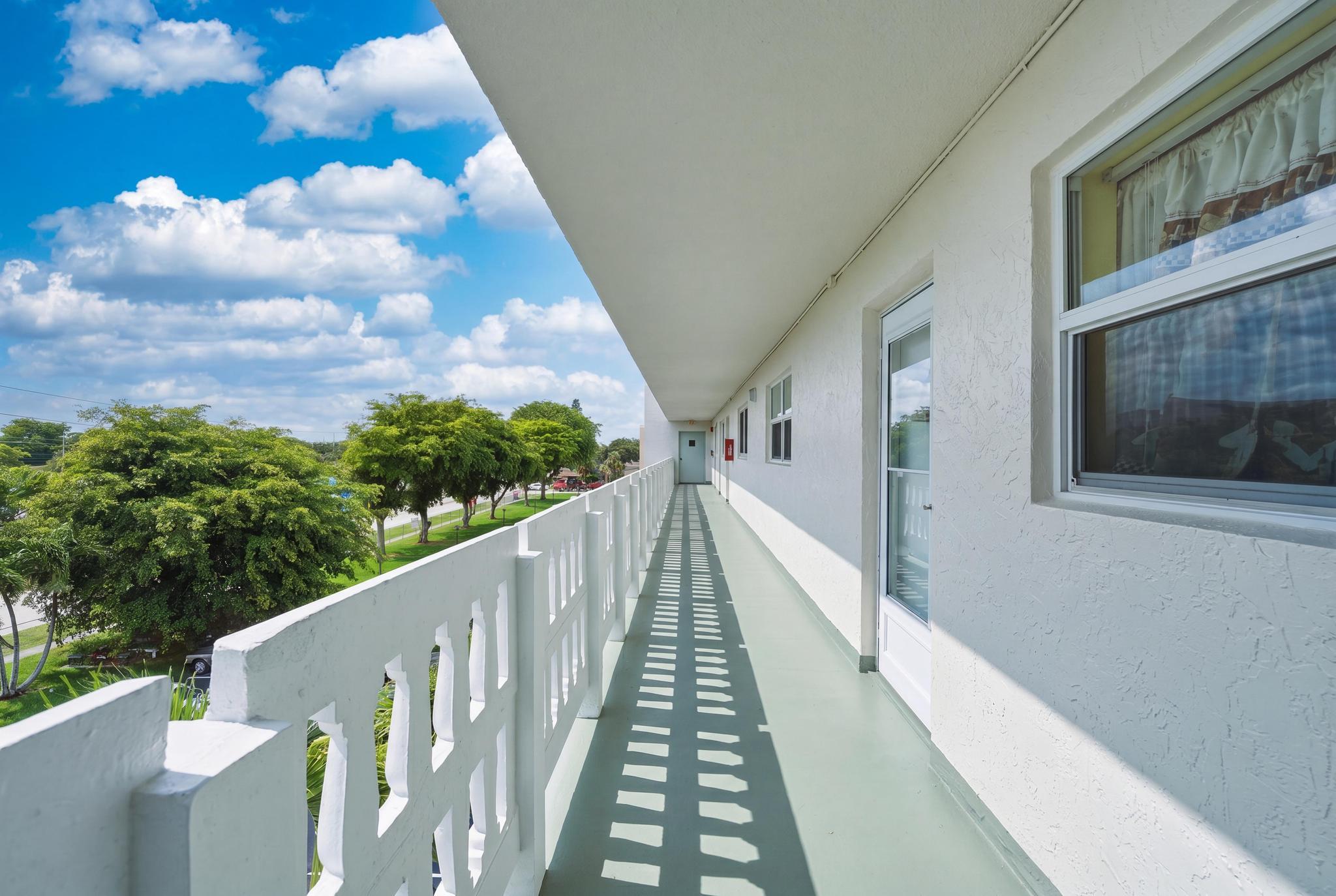 MEADOWBROOK LAKES CONDO - Residential