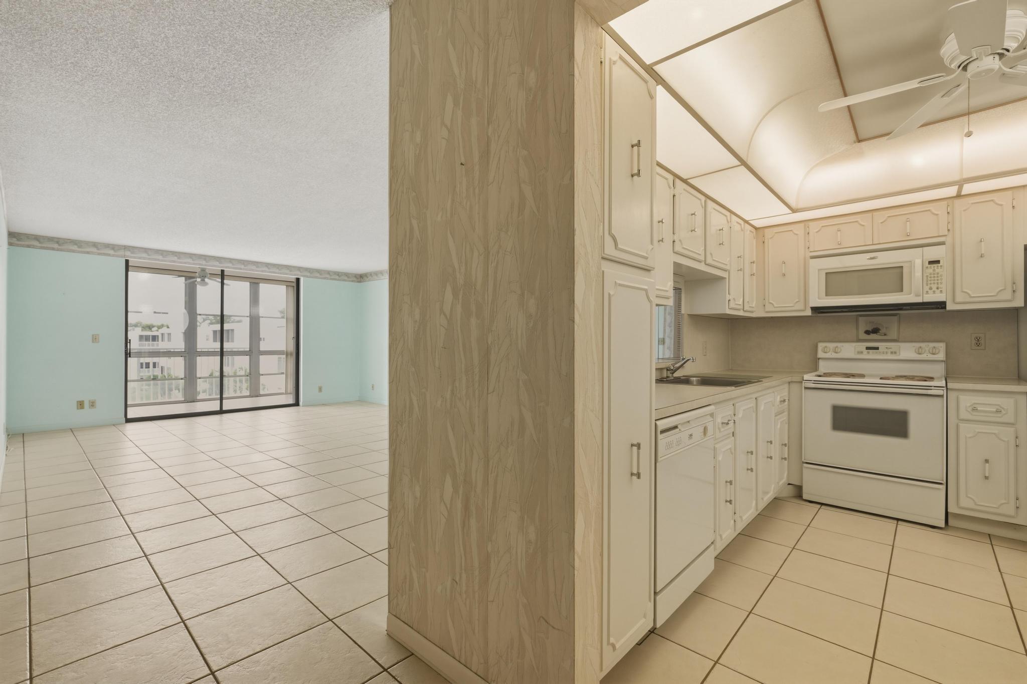 MEADOWBROOK LAKES CONDO - Residential
