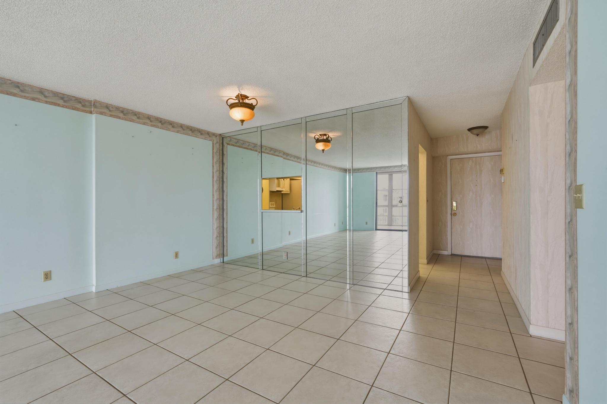 MEADOWBROOK LAKES CONDO - Residential