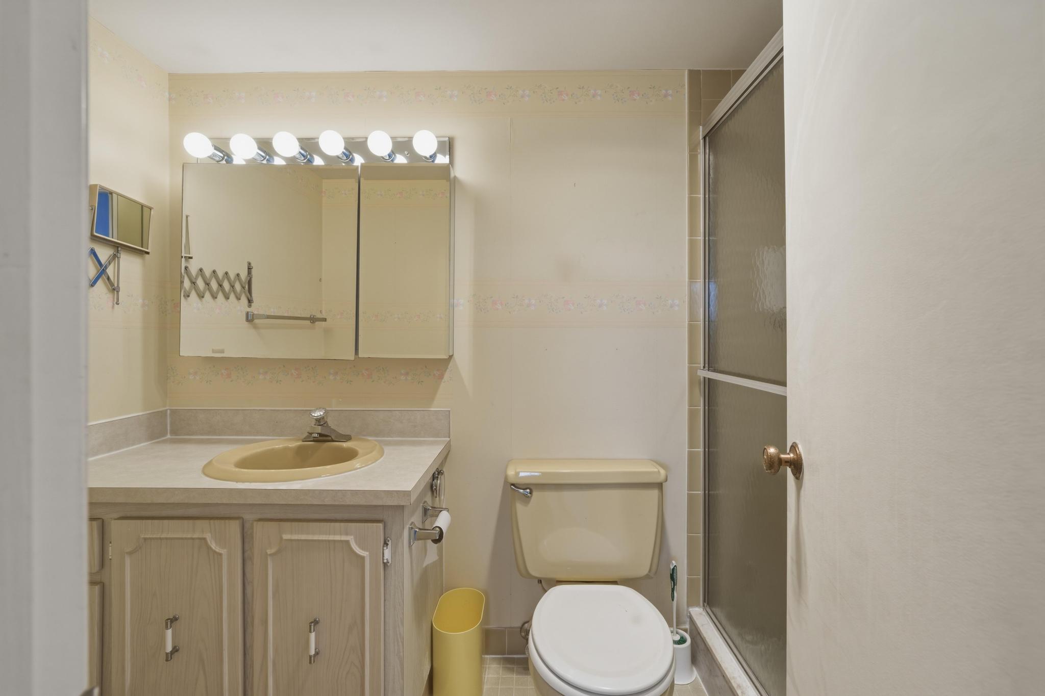 MEADOWBROOK LAKES CONDO - Residential