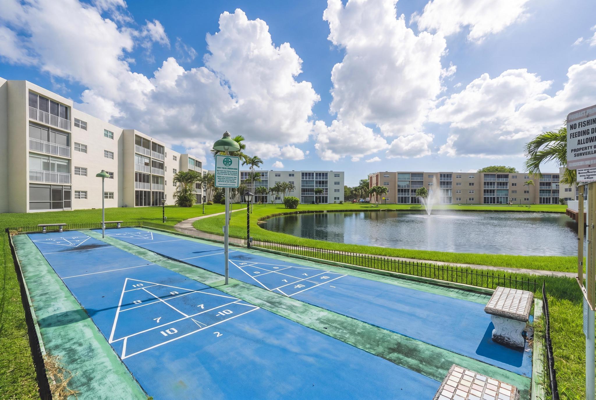 MEADOWBROOK LAKES CONDO - Residential