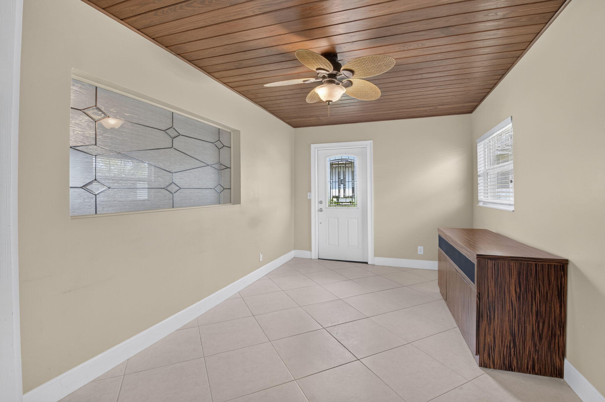 DELRAY VILLAS 5 - Residential