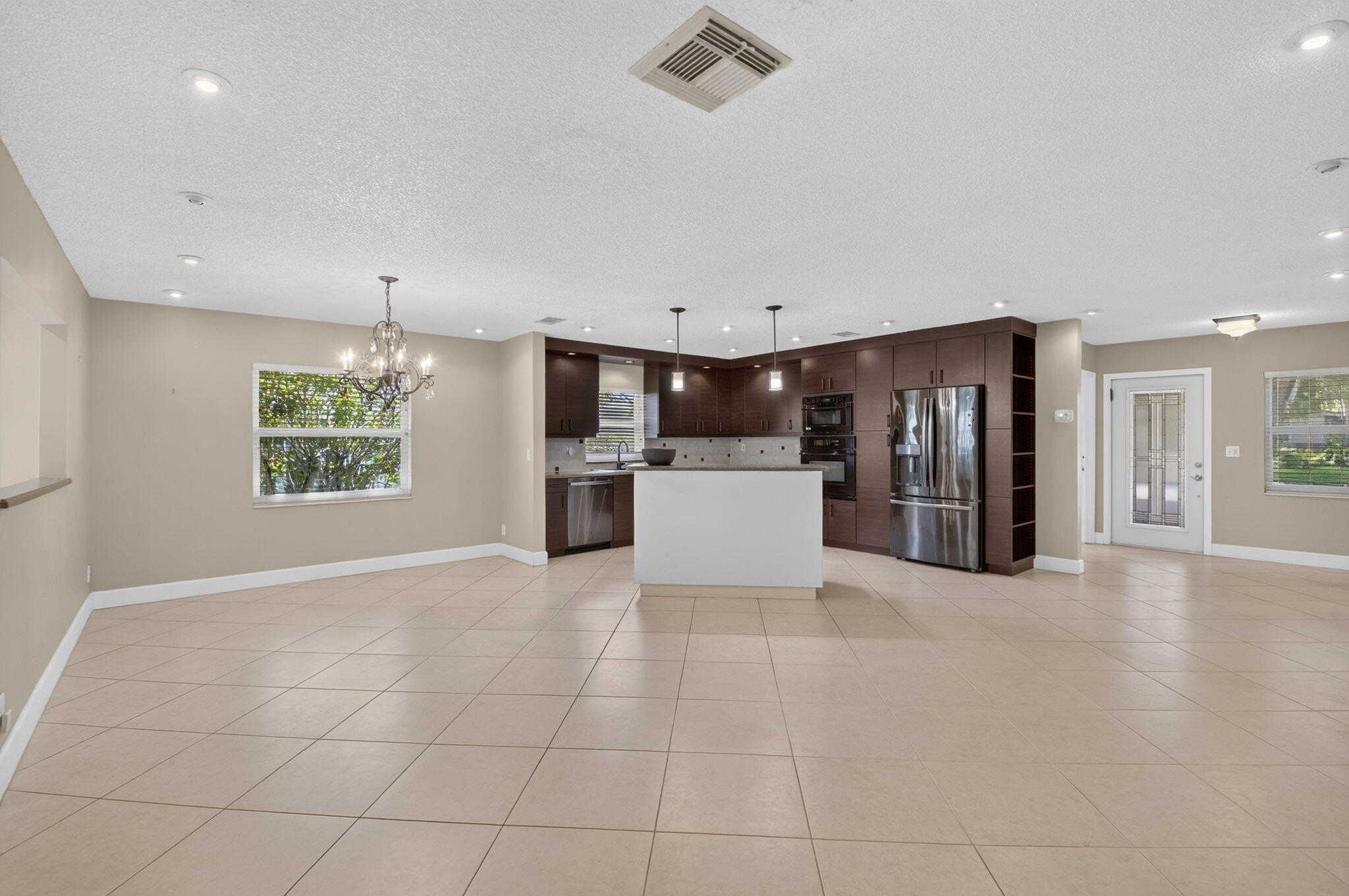 DELRAY VILLAS 5 - Residential
