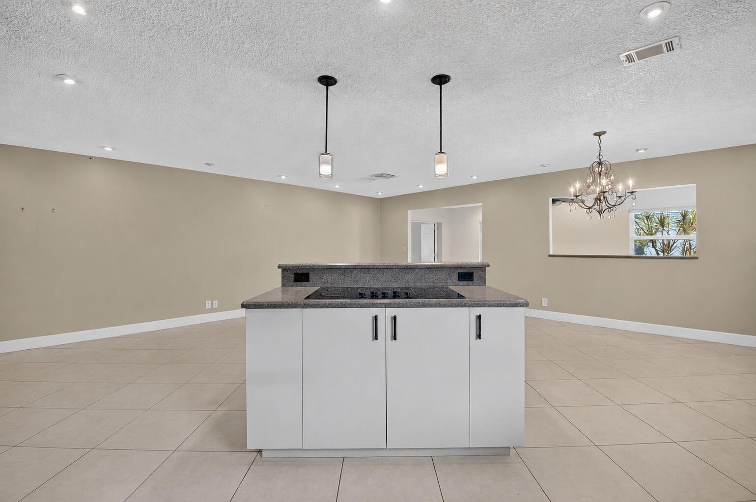 DELRAY VILLAS 5 - Residential
