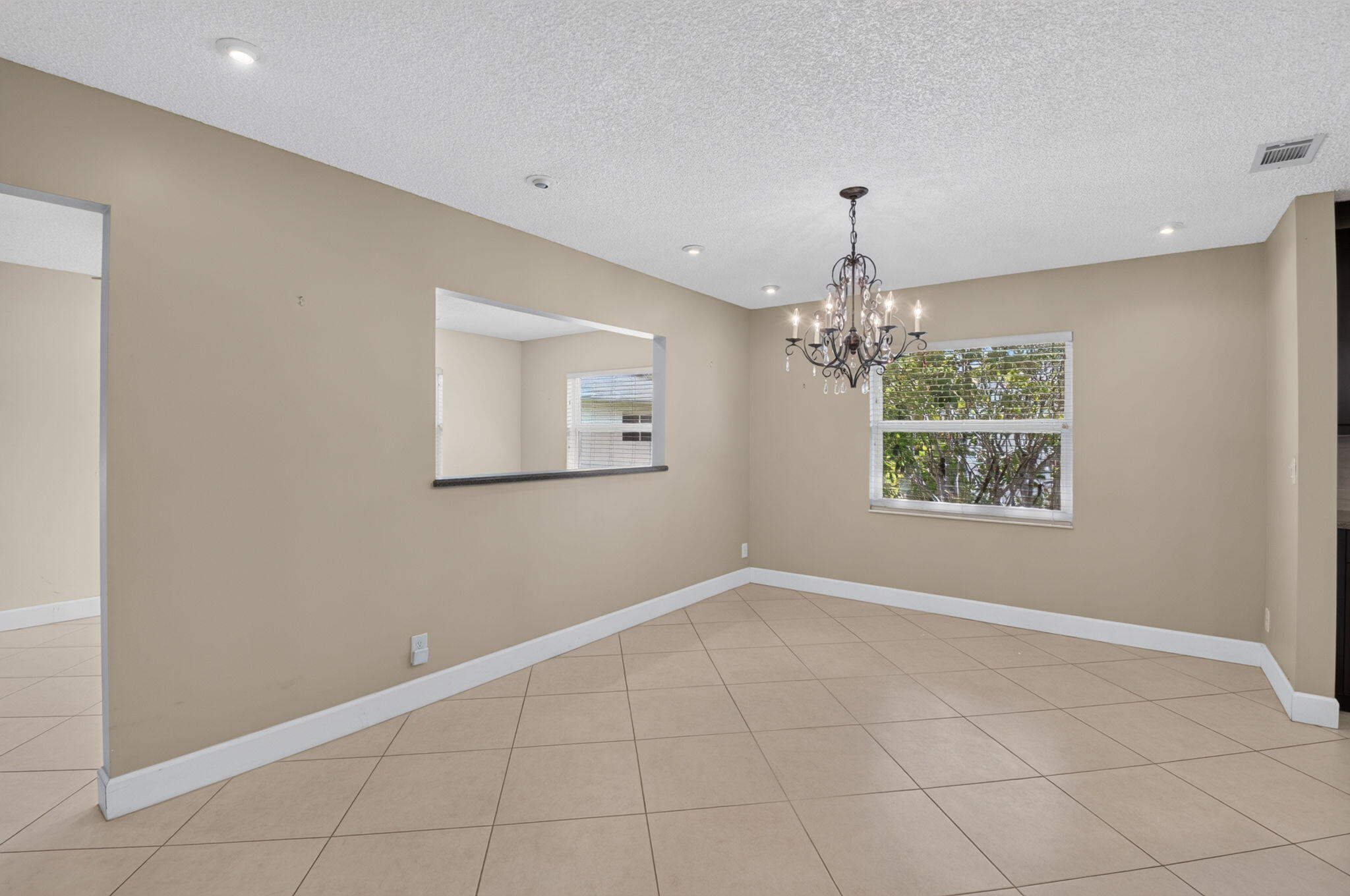 DELRAY VILLAS 5 - Residential