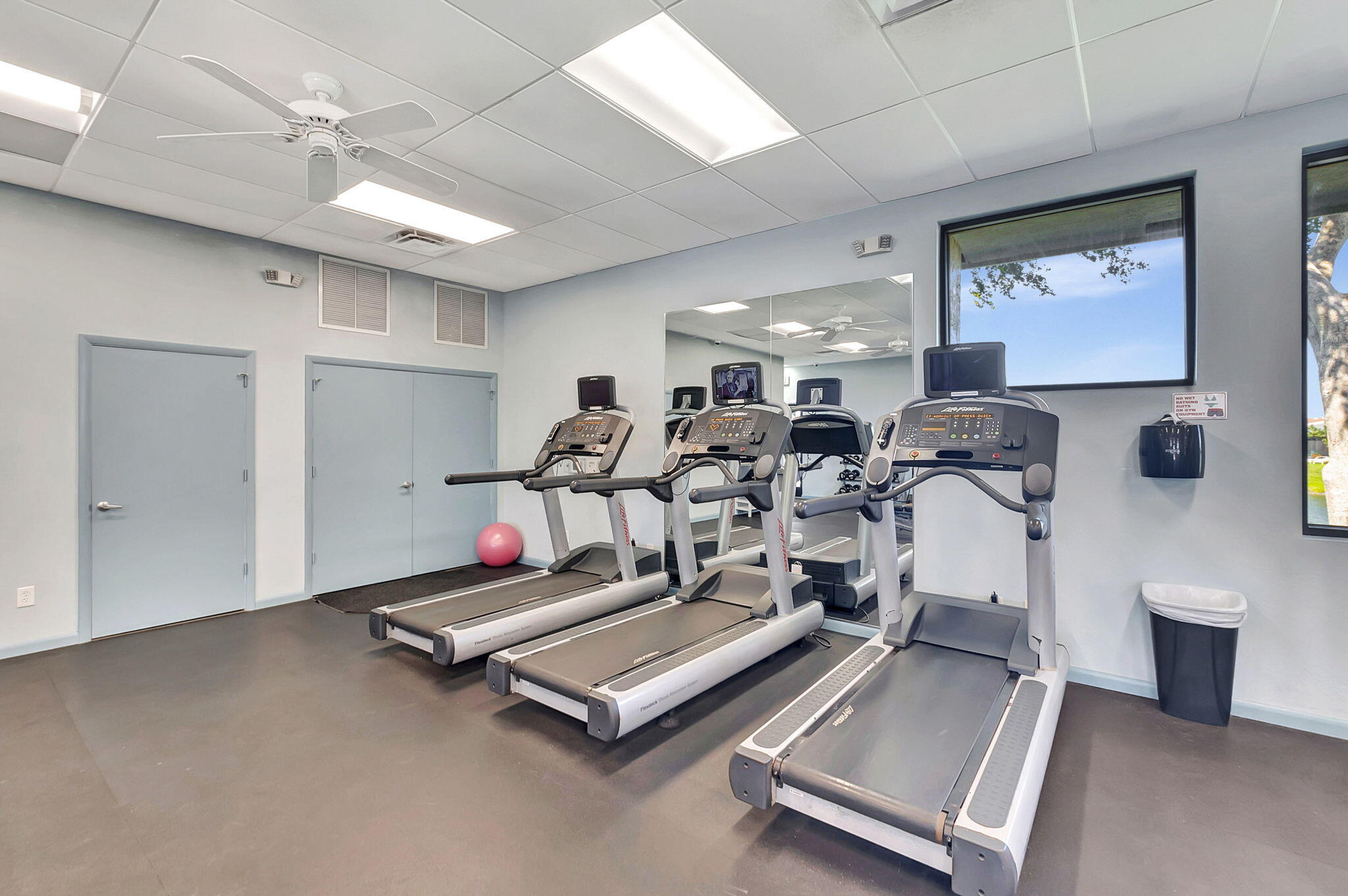 DELRAY VILLAS 5 - Residential