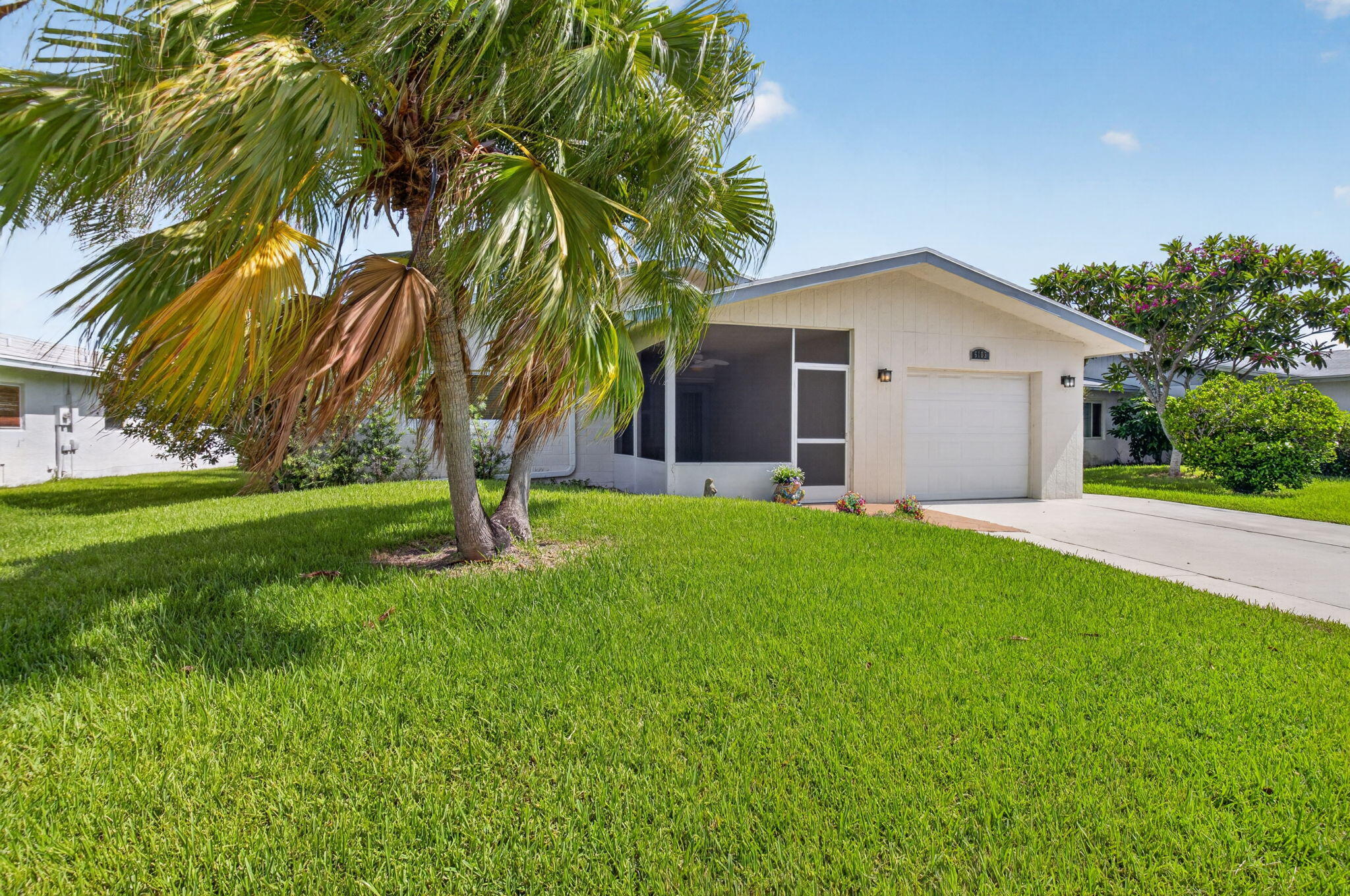DELRAY VILLAS 5 - Residential