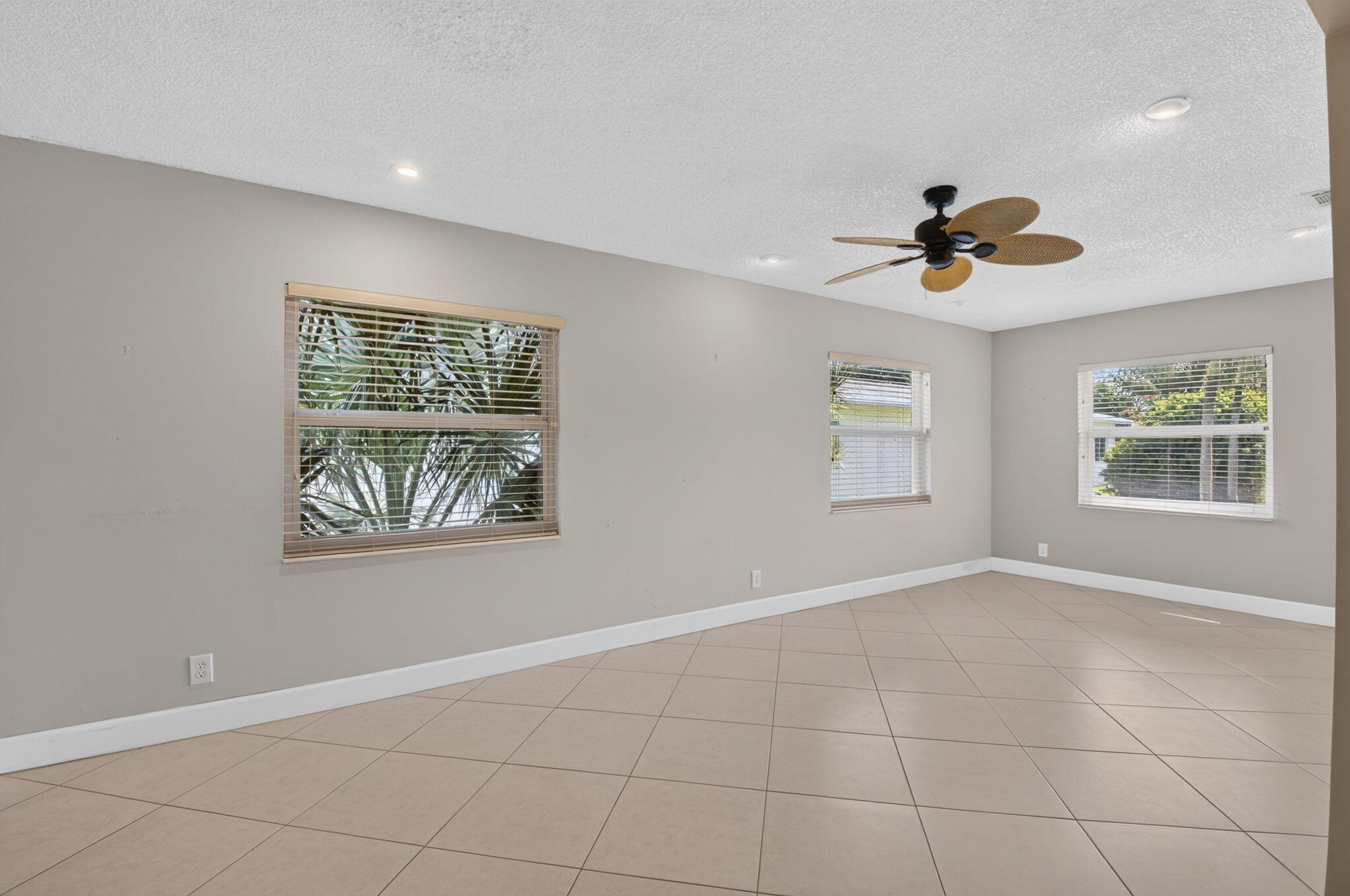 DELRAY VILLAS 5 - Residential