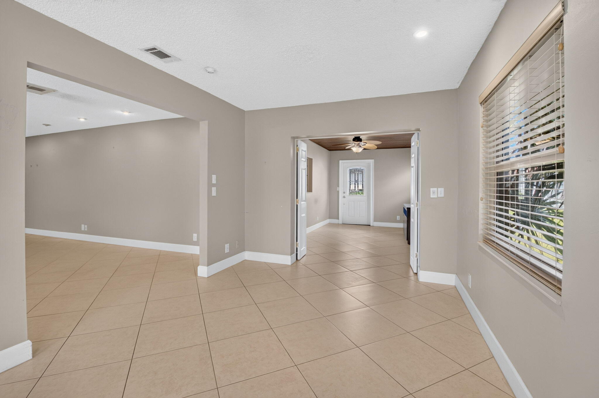 DELRAY VILLAS 5 - Residential
