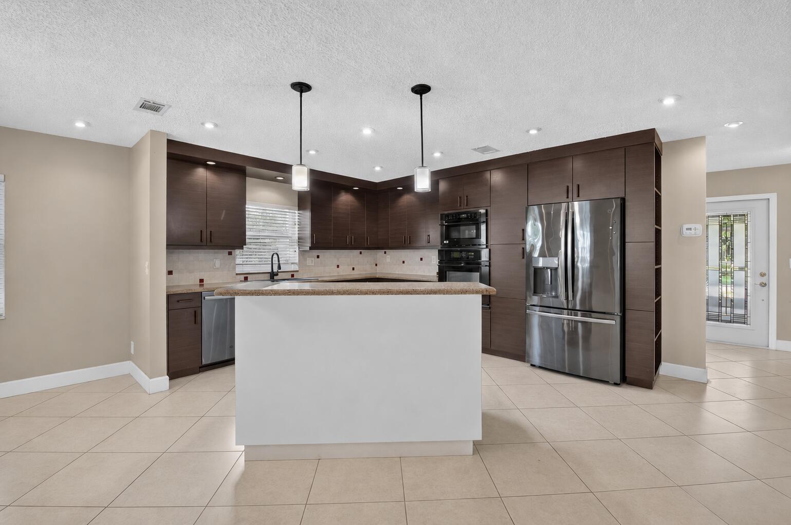 DELRAY VILLAS 5 - Residential