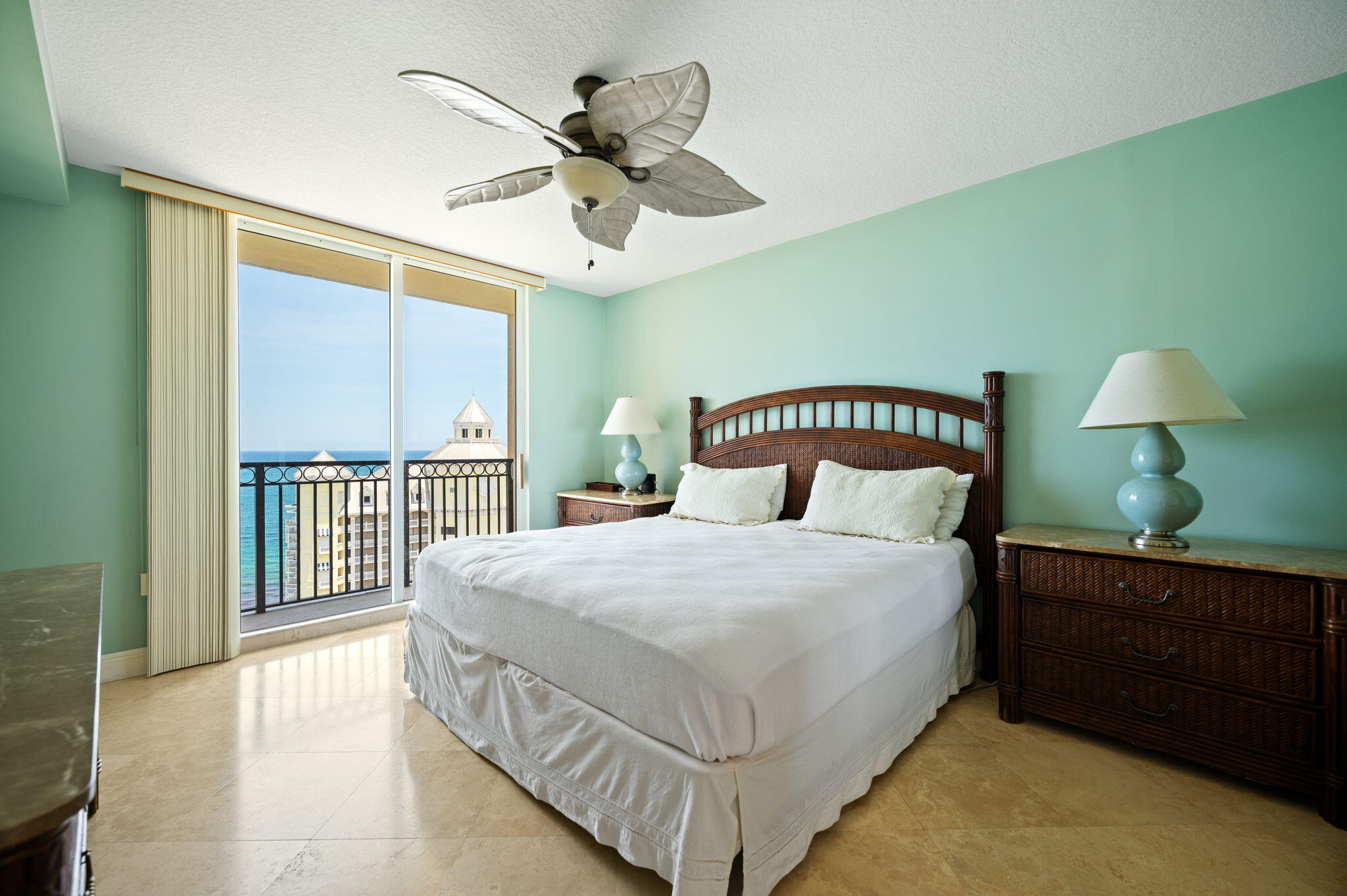 Vue Condo - Residential