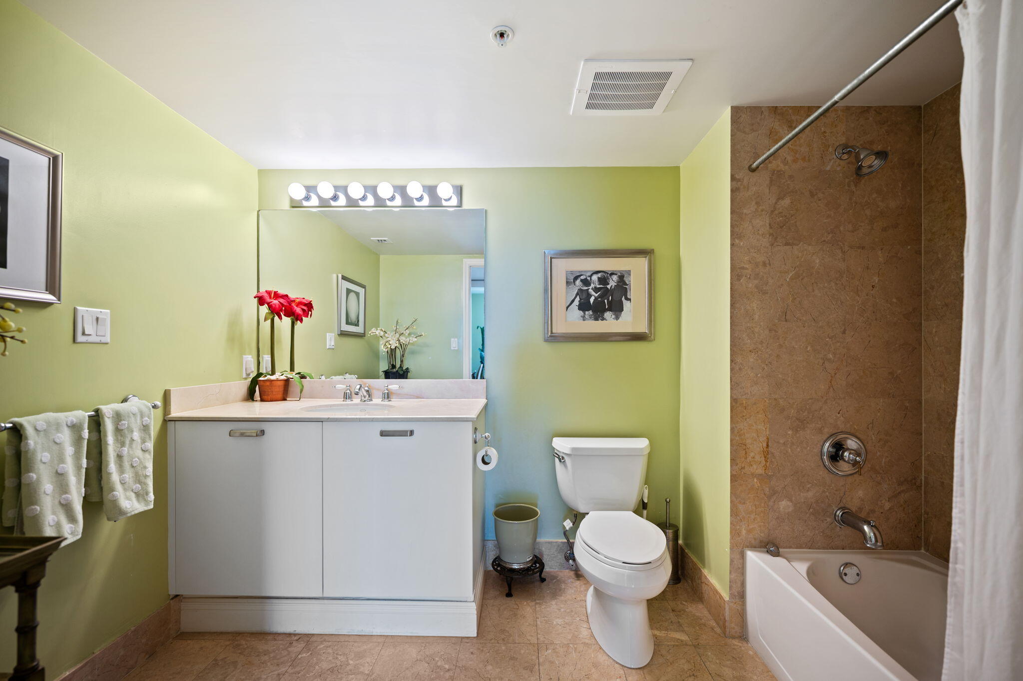 Vue Condo - Residential