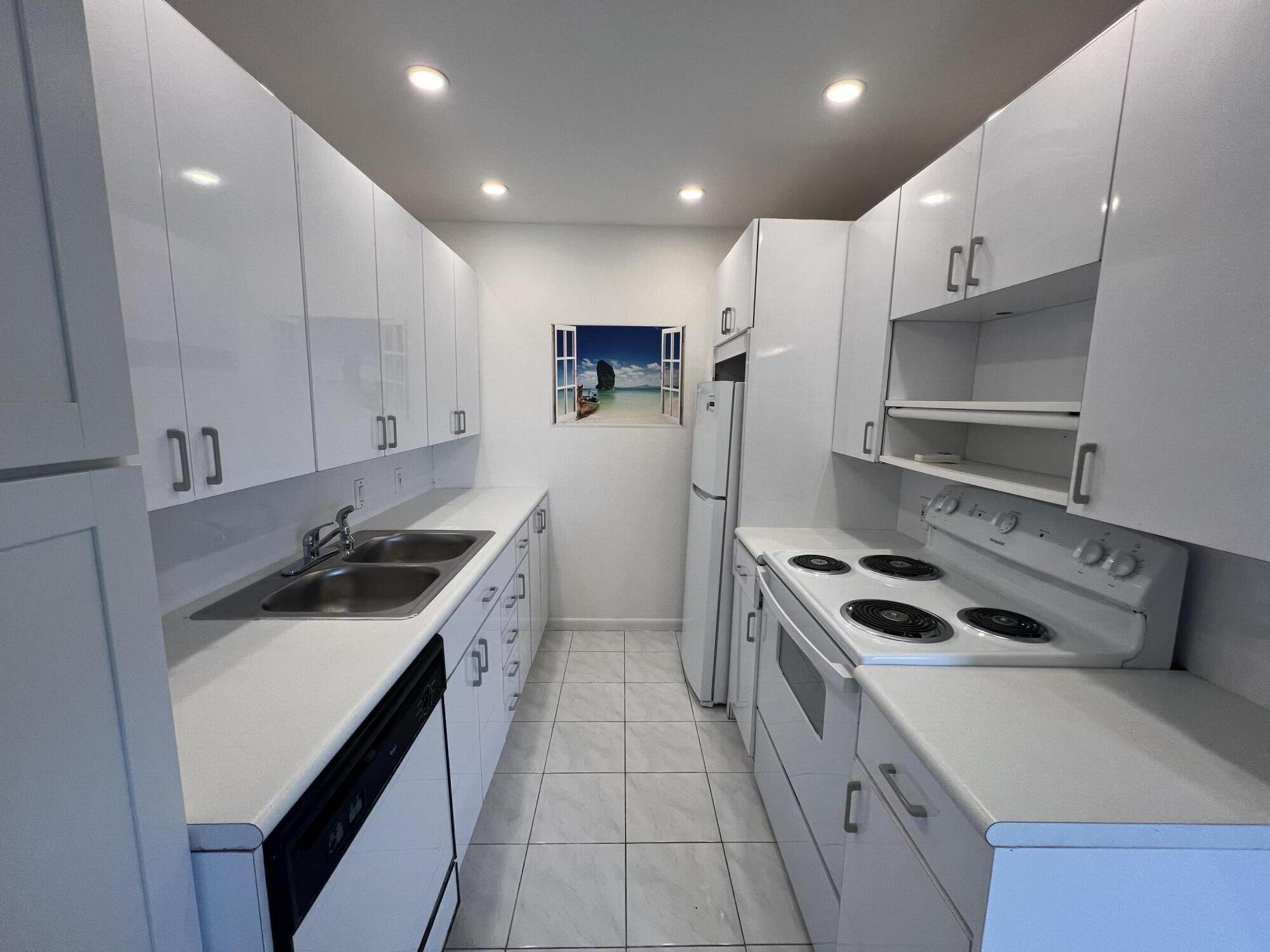 HARWOOD E CONDO - Residential