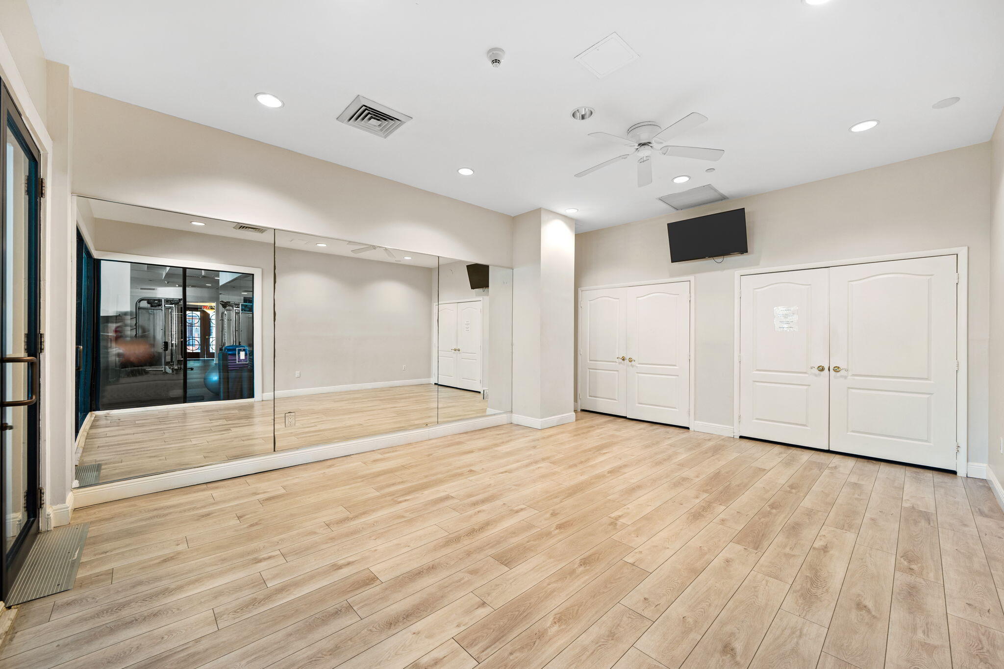 SYMPHONY NORTH CONDO - Residential