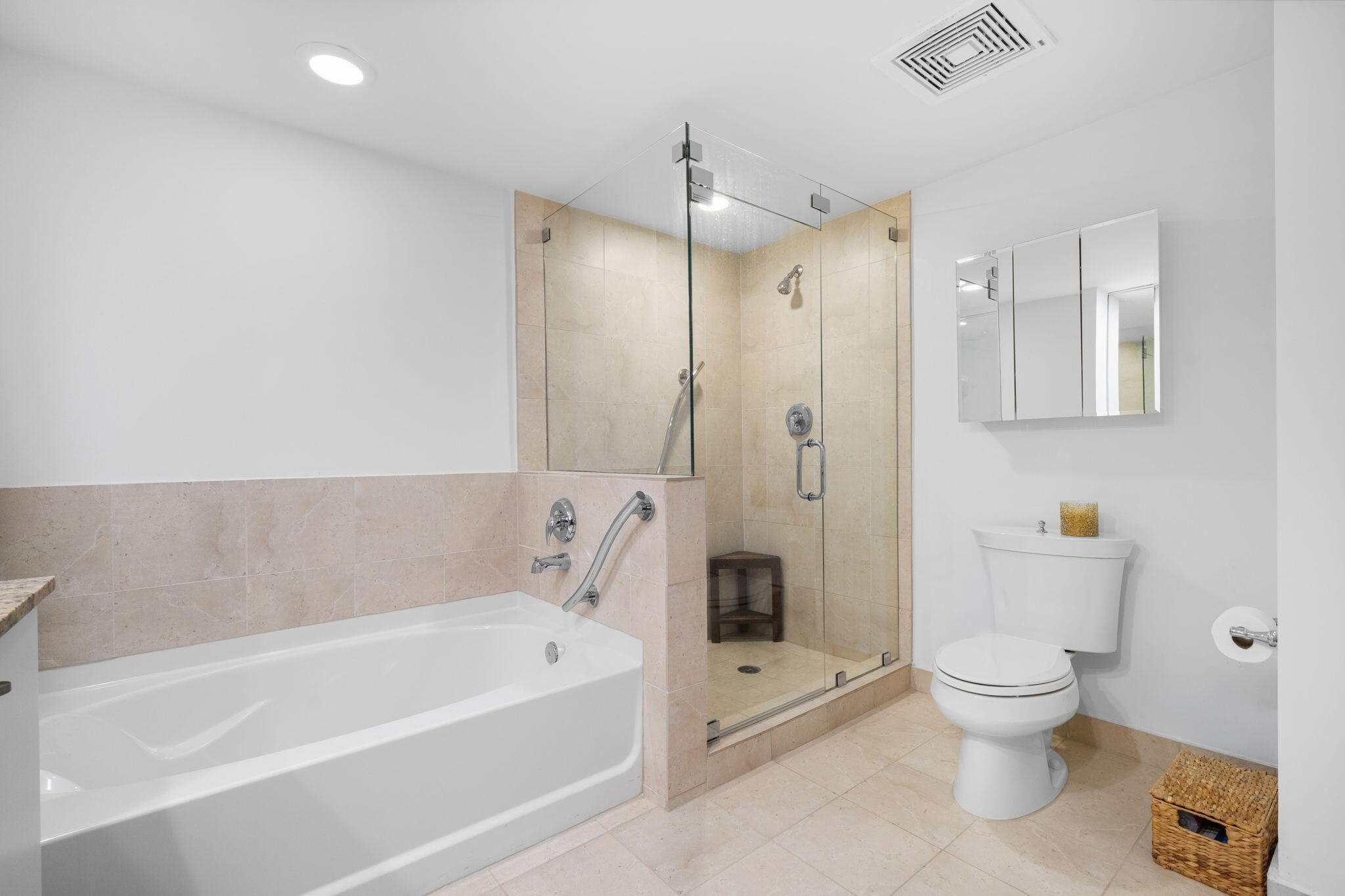 SYMPHONY NORTH CONDO - Residential
