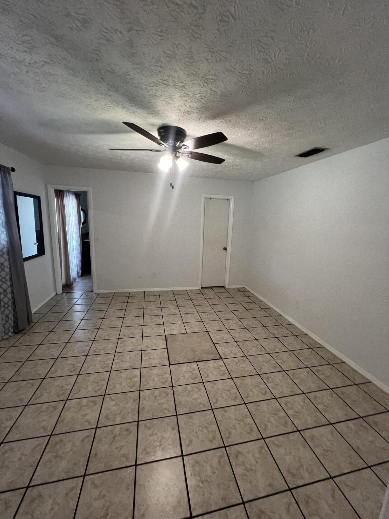 PORT ST LUCIE SECTION 2 - Residential Lease