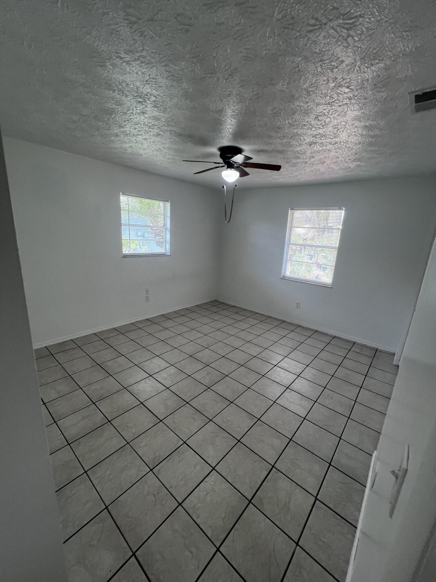 PORT ST LUCIE SECTION 2 - Residential Lease
