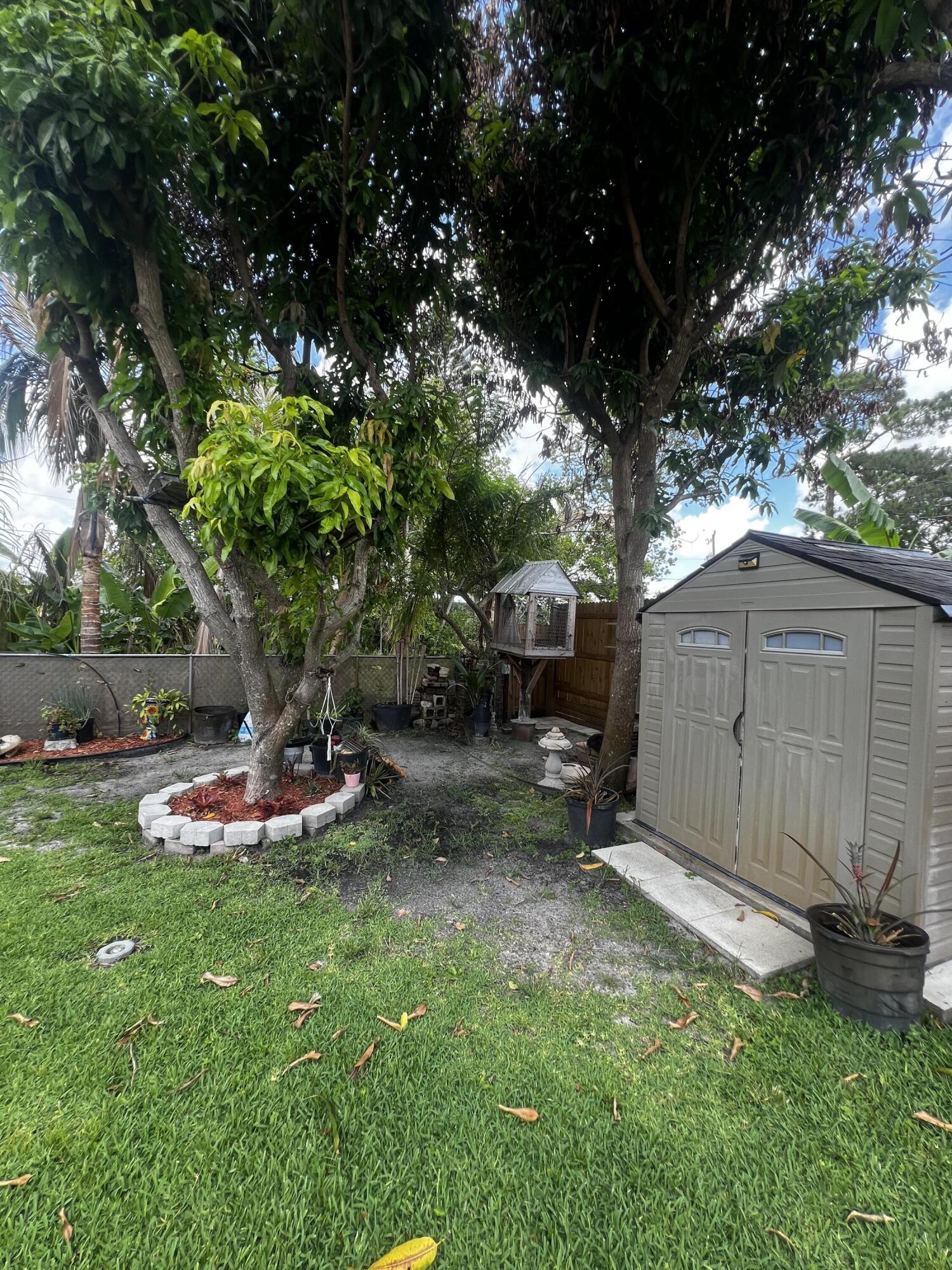 PORT ST LUCIE SECTION 2 - Residential Lease