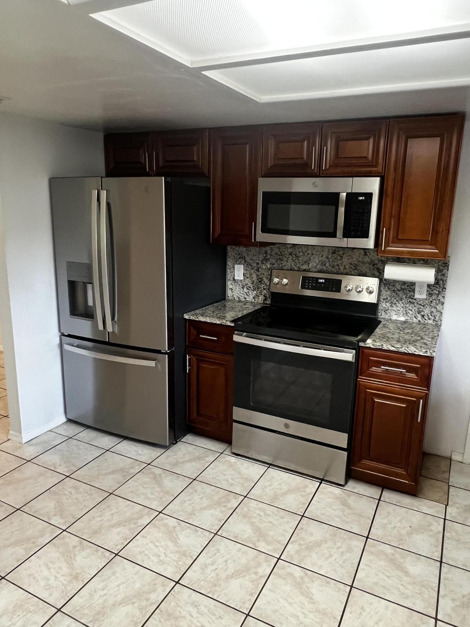 PORT ST LUCIE SECTION 2 - Residential Lease