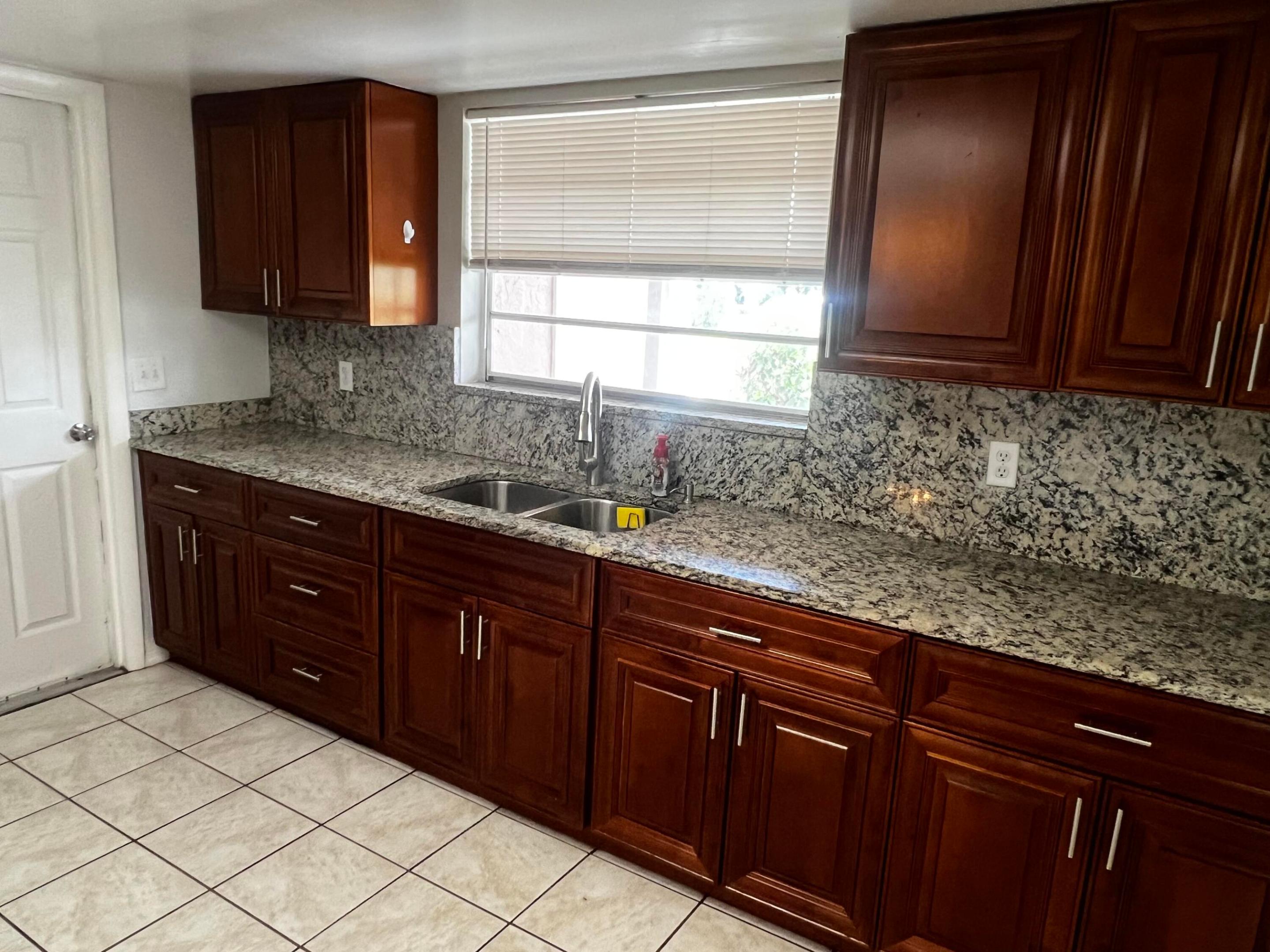 PORT ST LUCIE SECTION 2 - Residential Lease