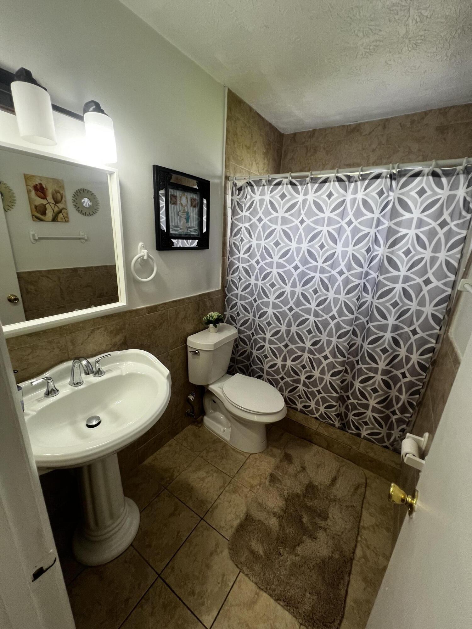 PORT ST LUCIE SECTION 2 - Residential Lease