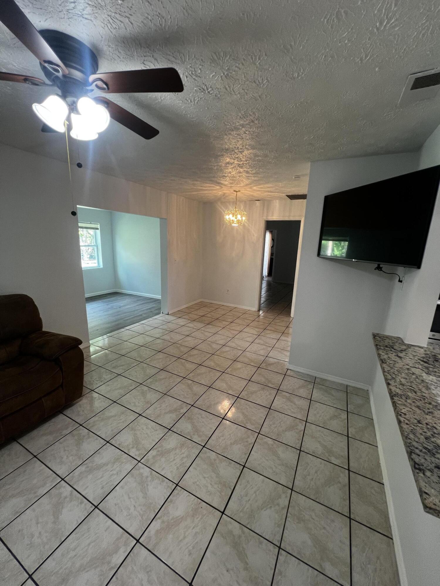 PORT ST LUCIE SECTION 2 - Residential Lease