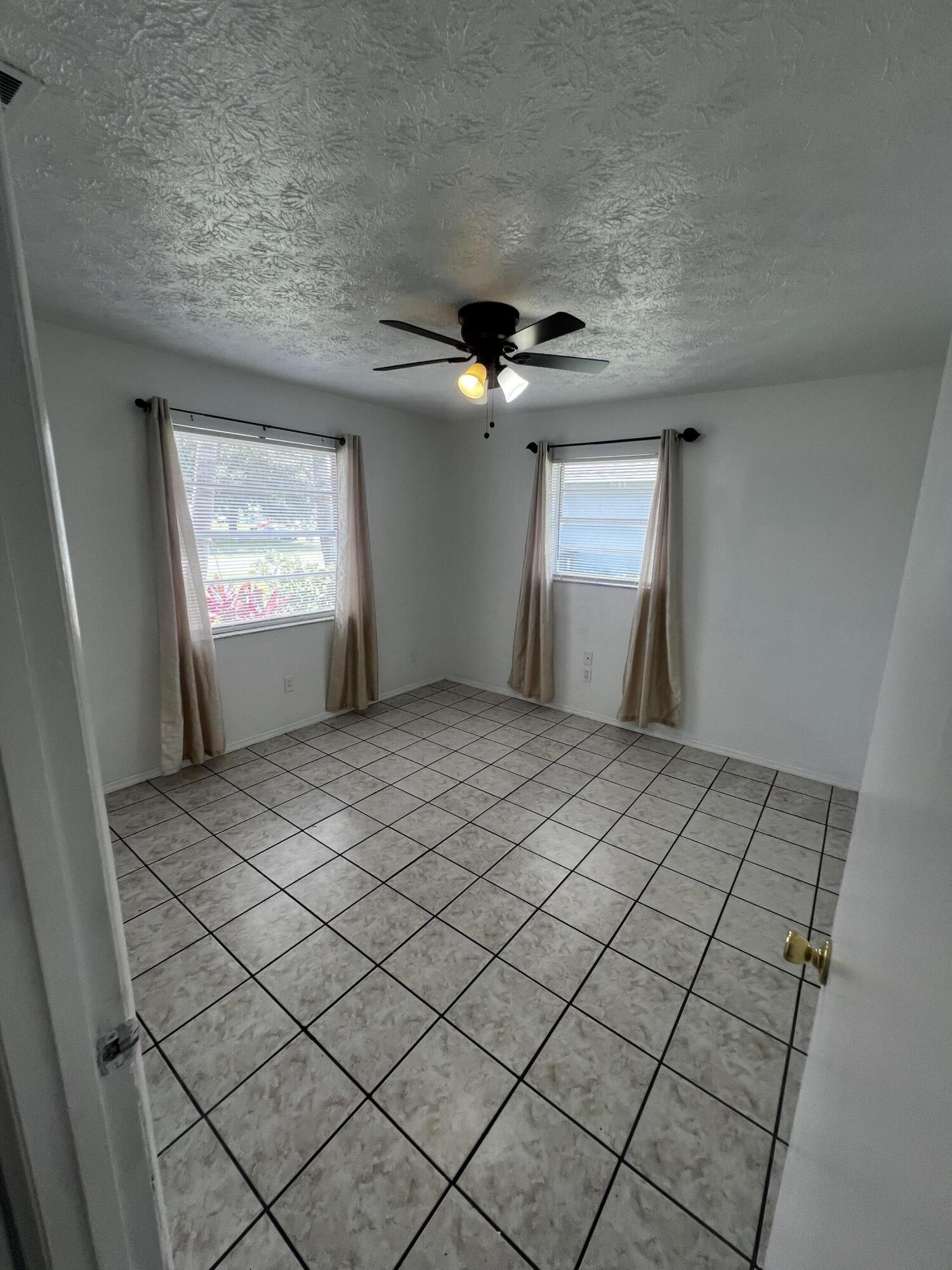 PORT ST LUCIE SECTION 2 - Residential Lease