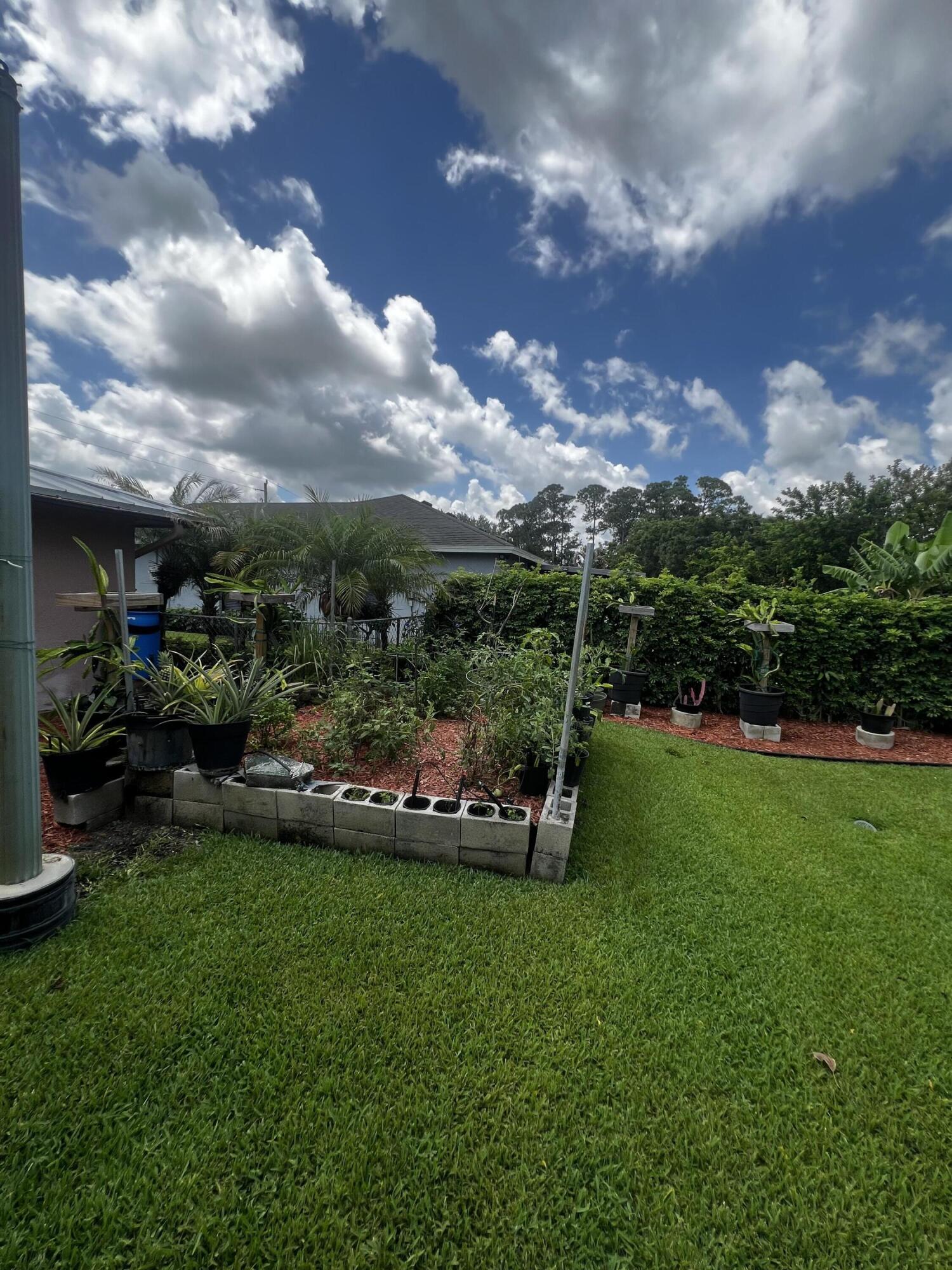 PORT ST LUCIE SECTION 2 - Residential Lease