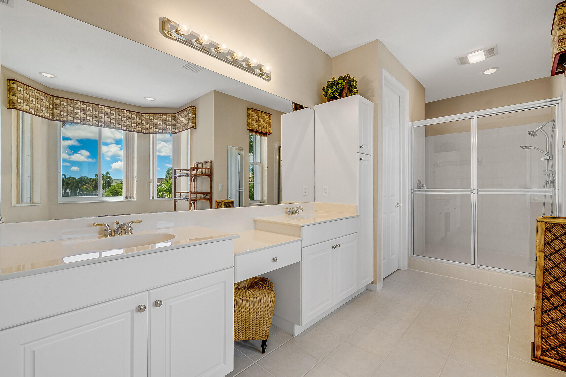 ISLES AT WELLINGTON PL 2 - Residential Lease