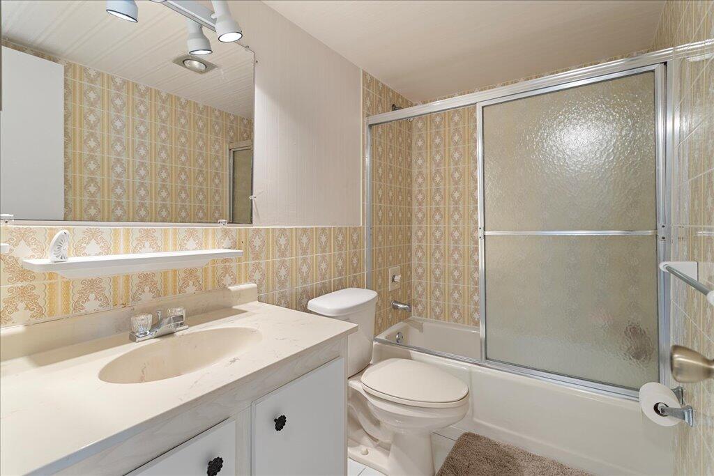 Boca Linda Condo - Residential