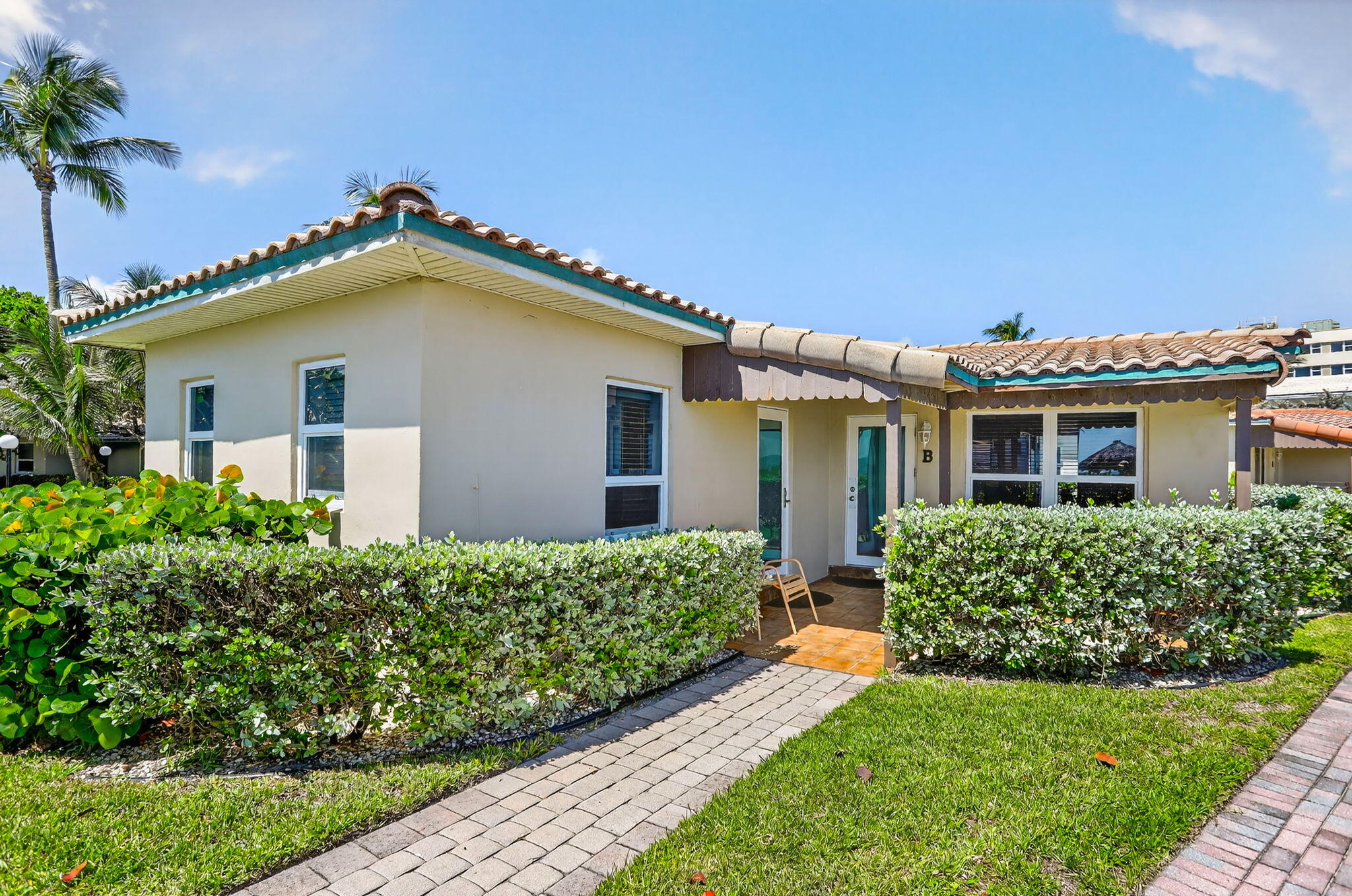 Prime oceanfront 2bath 2bath villa perfectly positioned on the most desirable stretch of South Florida's oceanside coastline. Sitting on a pristine 7.5 acre manicured vacation resort. A 300ft private upper & lower beach surrounded by lush tropical Florida landscape is your front and backyard. Operating as a vacation resort and permitting Airbnb/Vrbo giving owners 100% of rental income making it a fine investment opportunity. A 5min. drive to local restaurants, shopping, and activities for the entire family. Live your vacation life as many days out of the year as you wish or choose to have your Villa occupied with guests while your away. Royal Flamingo features a heated pool, shuffle boards, mini golf course & more.