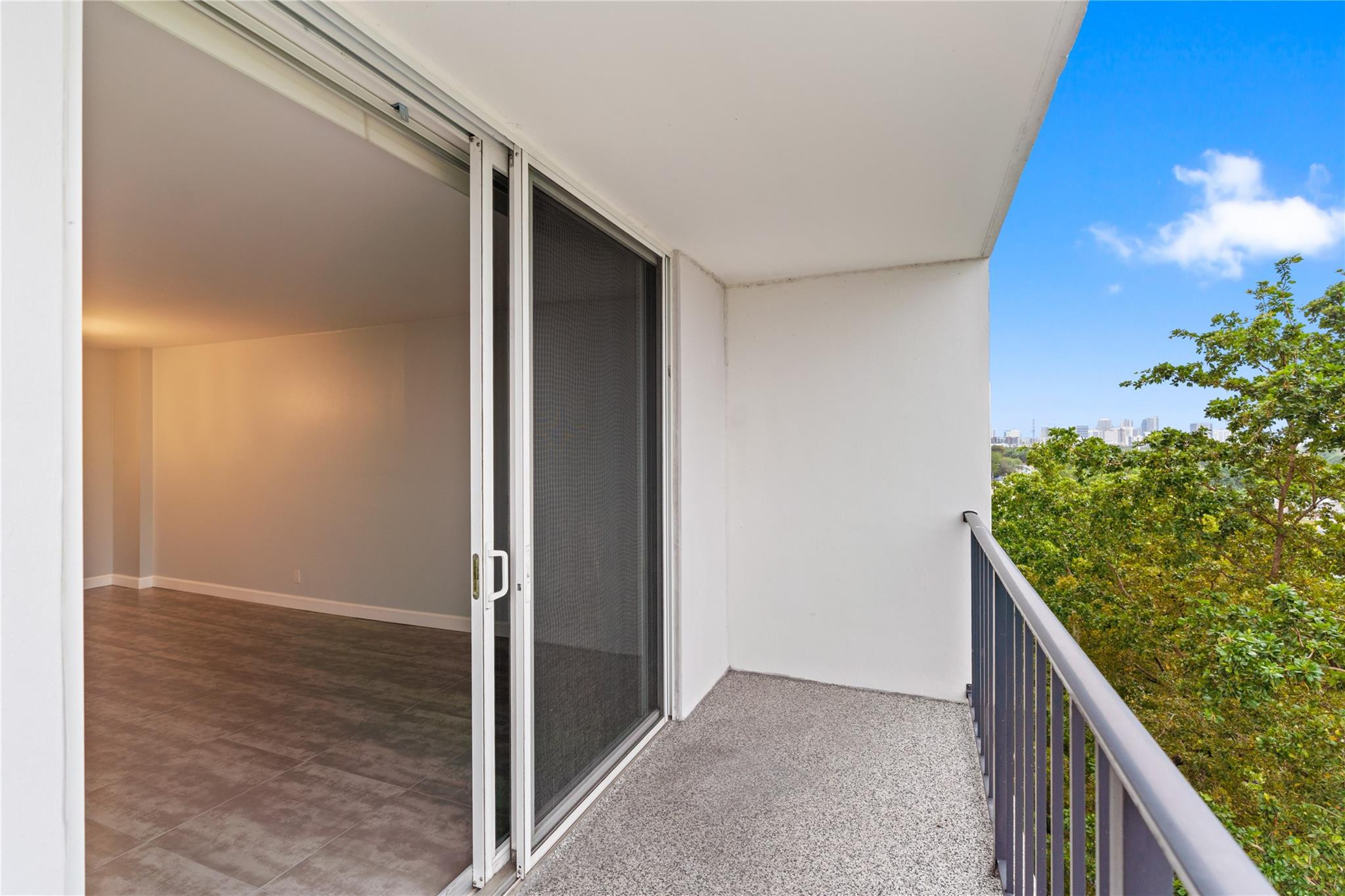DRAKE TOWER CONDO - Residential